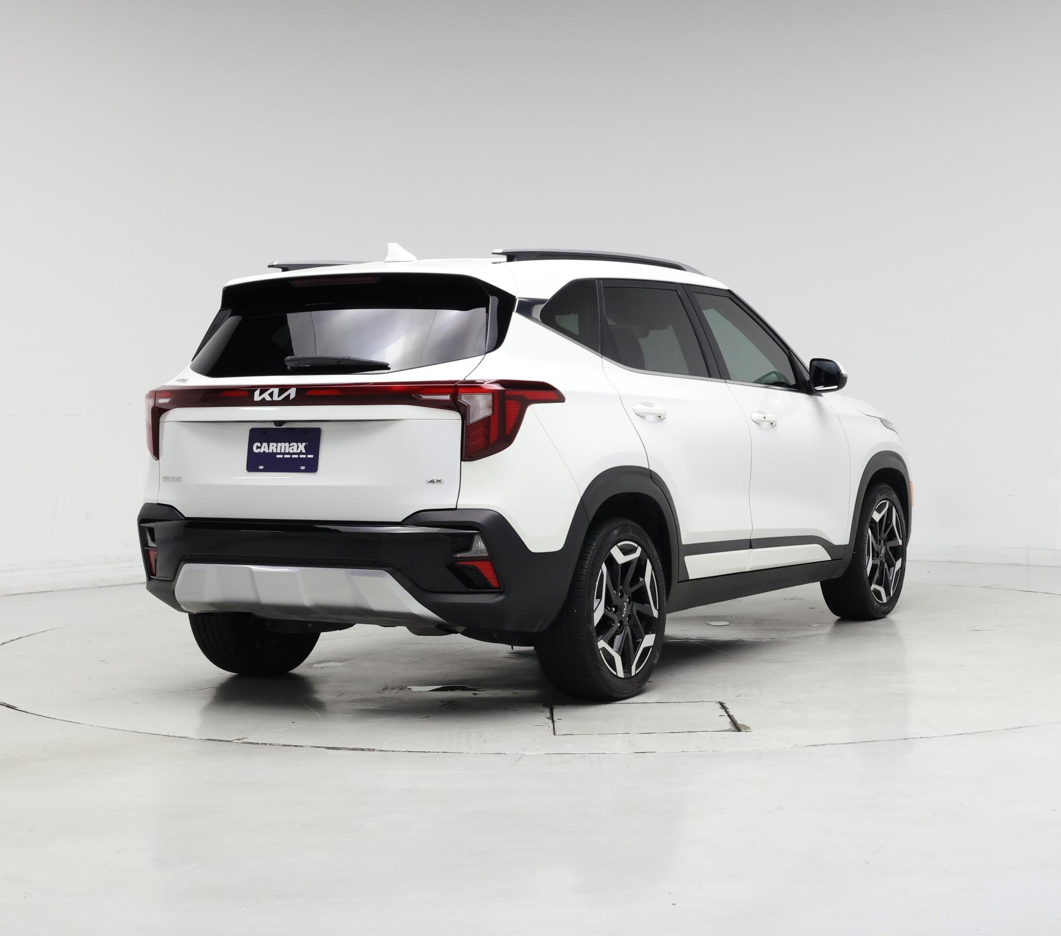 Thumbnail: 2024 Kia Seltos - 8