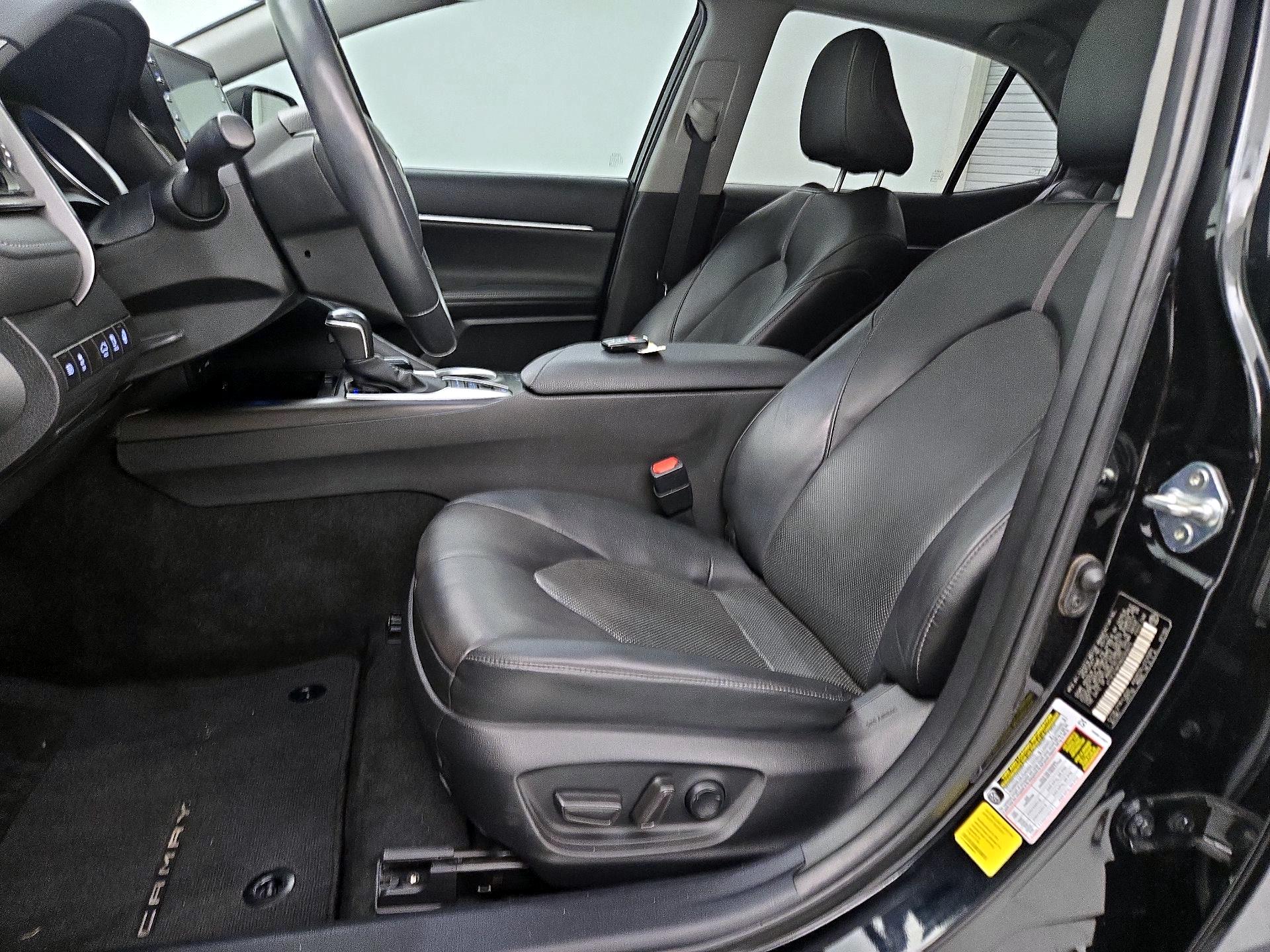 Thumbnail: 2022 Toyota Camry - 11