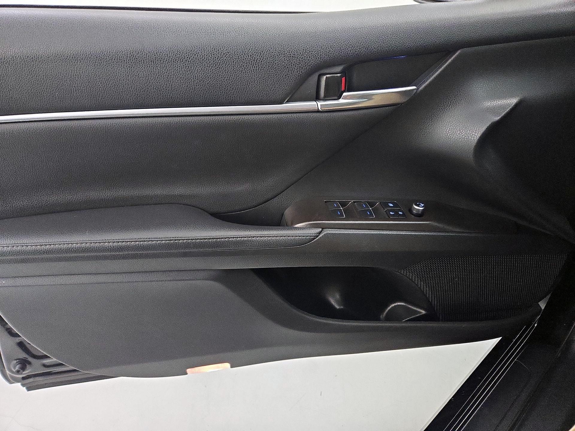 Thumbnail: 2022 Toyota Camry - 12