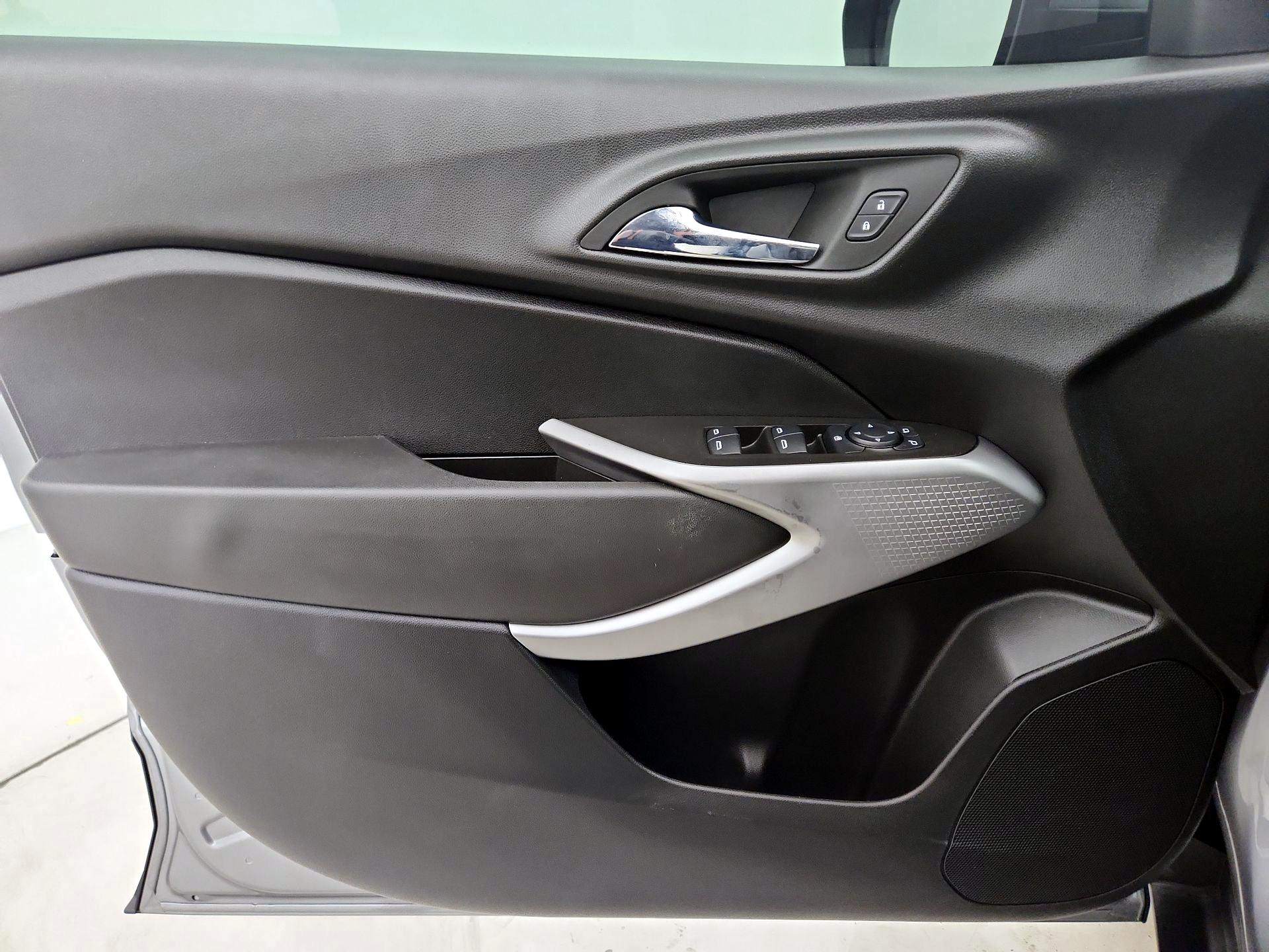 Thumbnail: 2024 Chevrolet Trax - 12