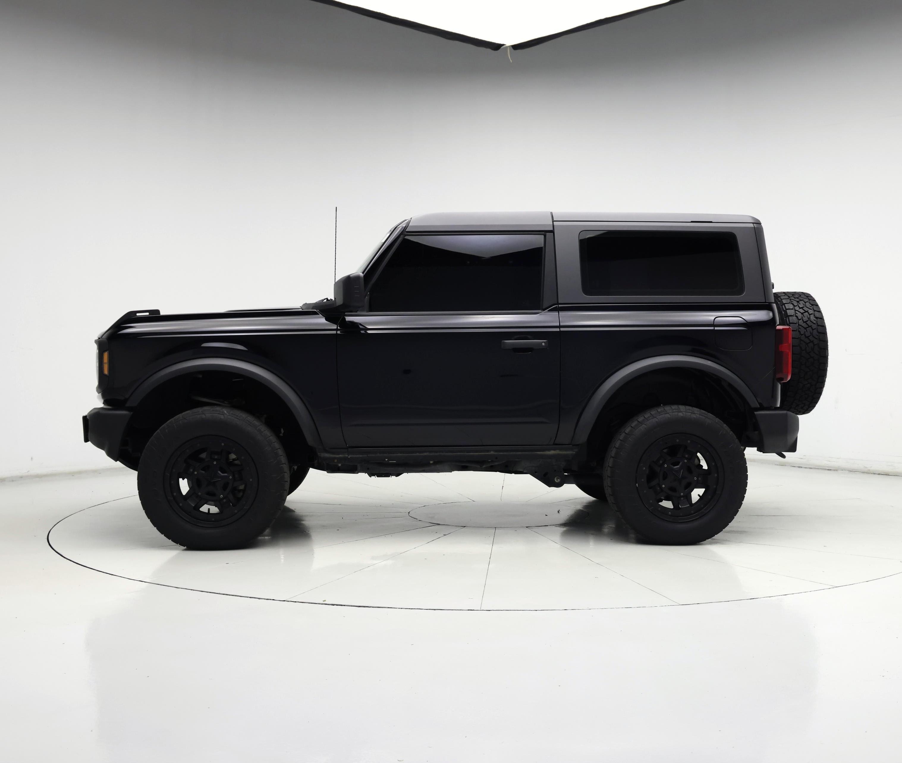 Thumbnail: 2023 Ford Bronco - 3