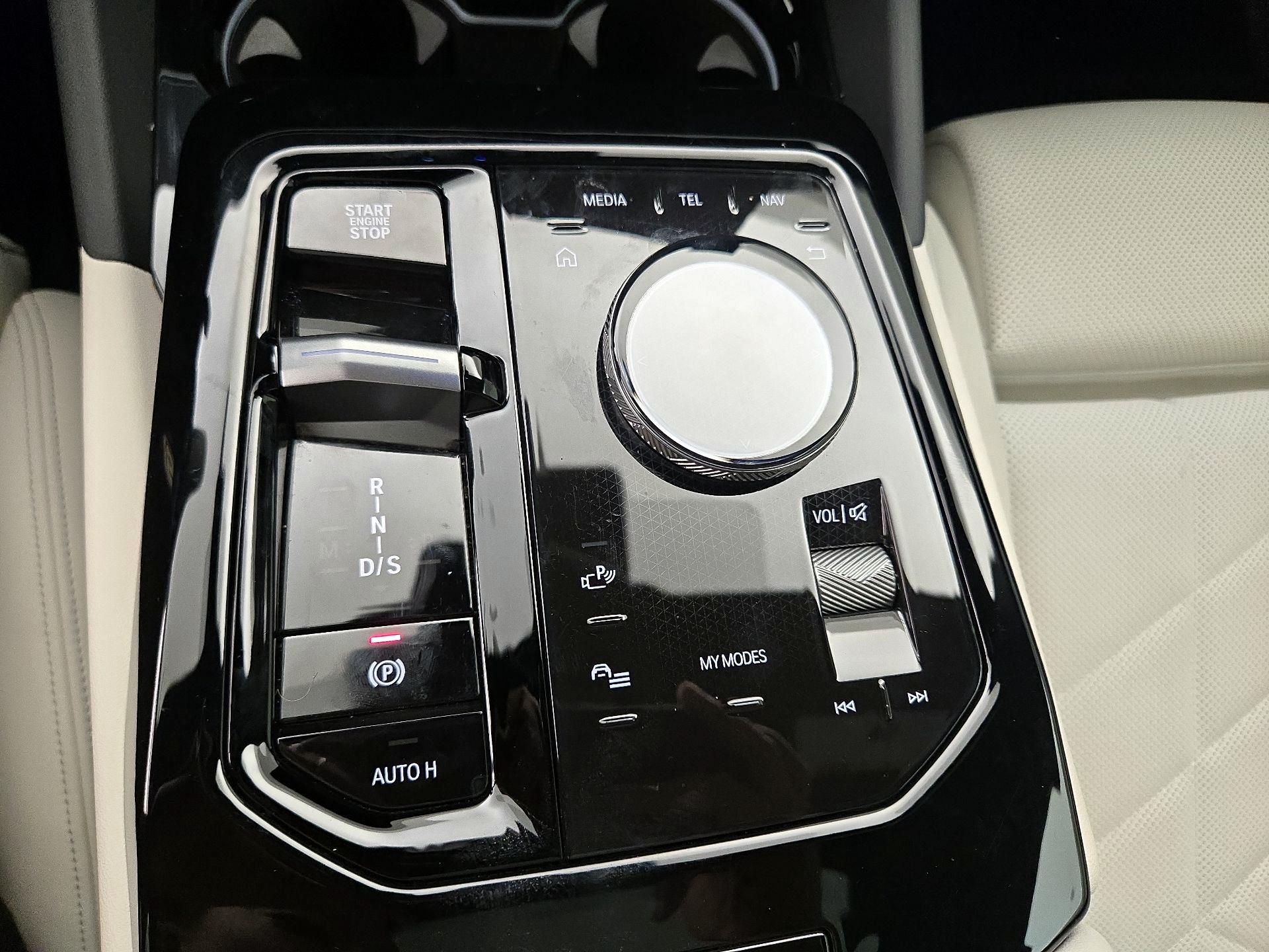 Thumbnail: 2024 BMW 5 Series - 18