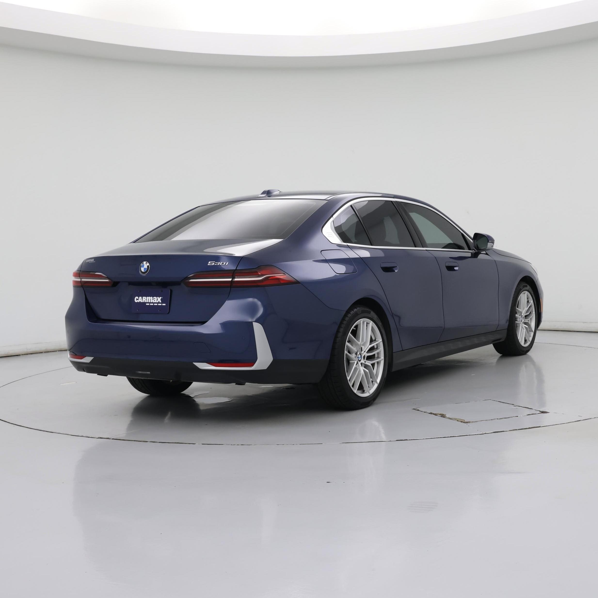 Thumbnail: 2024 BMW 5 Series - 8