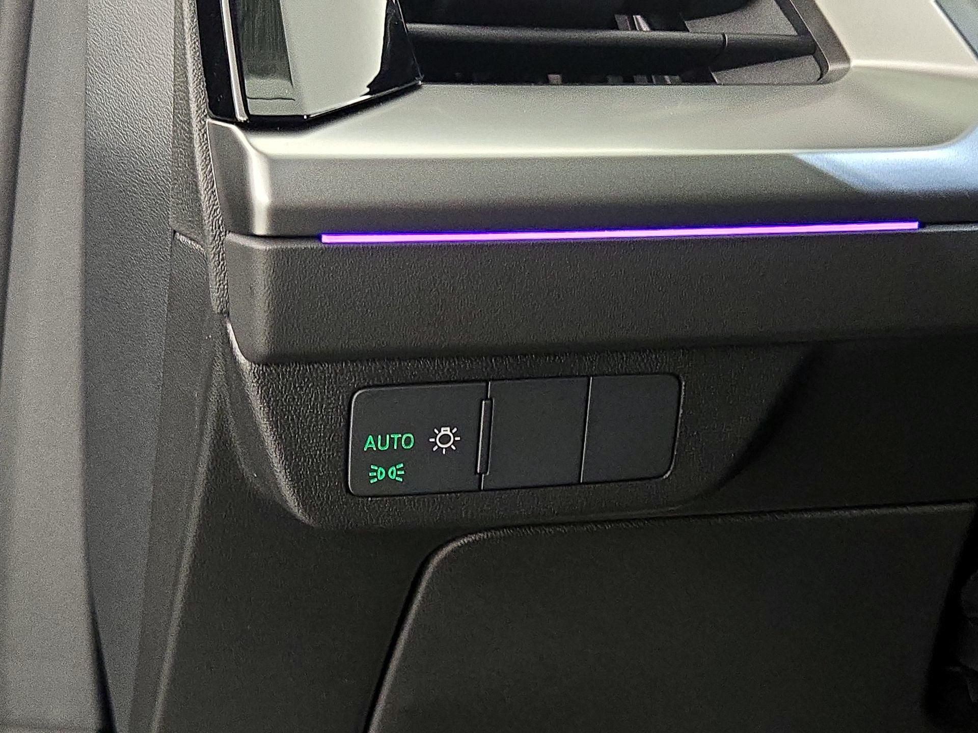 Thumbnail: 2025 Audi Q4 e-tron - 13