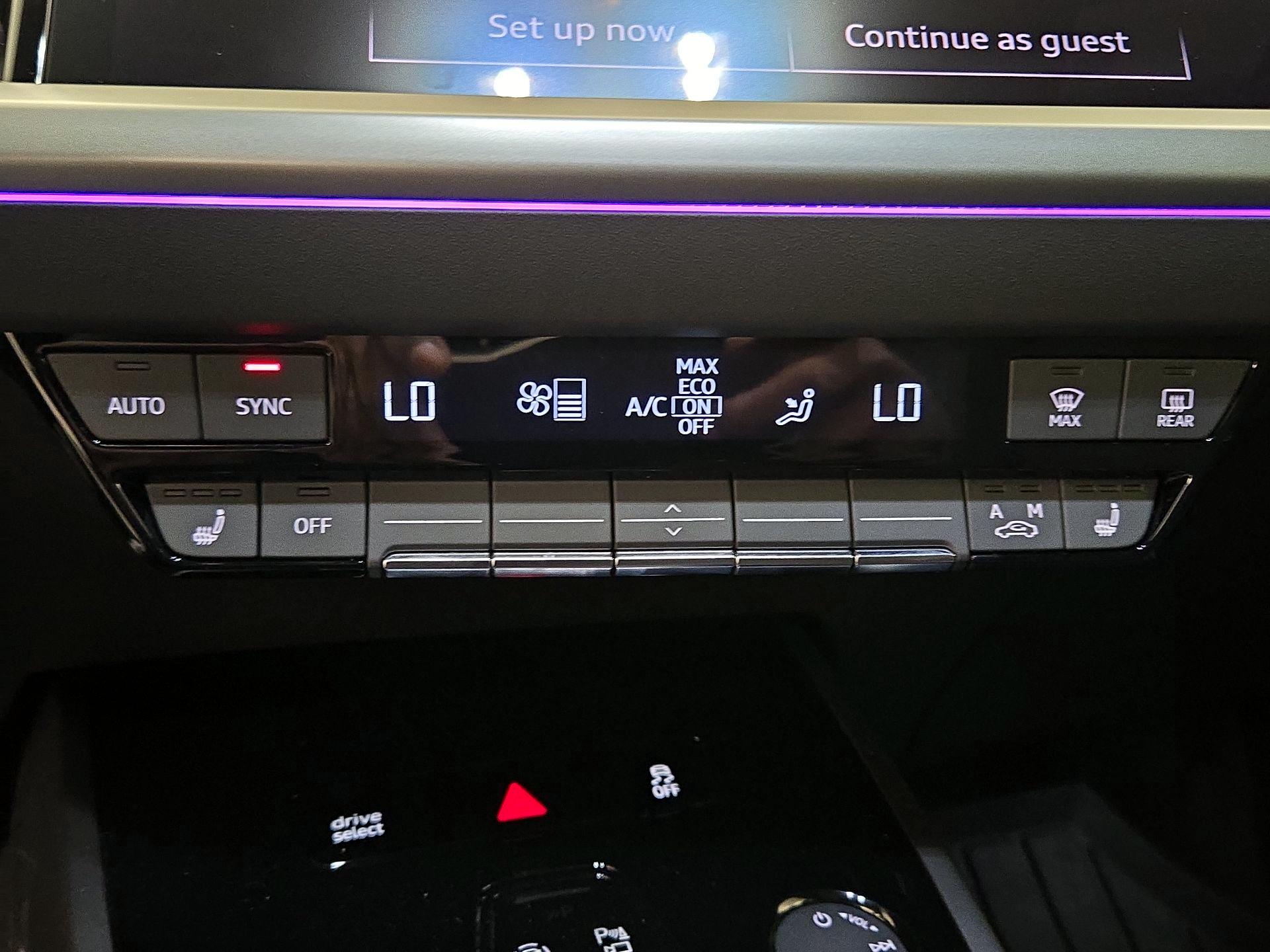 Thumbnail: 2025 Audi Q4 e-tron - 17