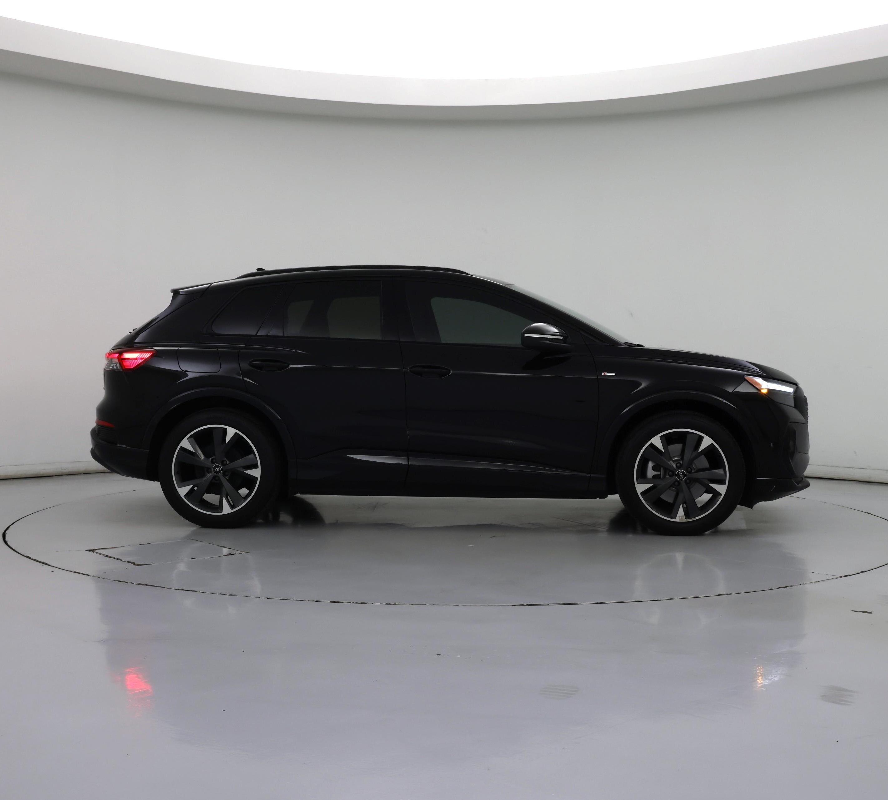 Thumbnail: 2025 Audi Q4 e-tron - 7