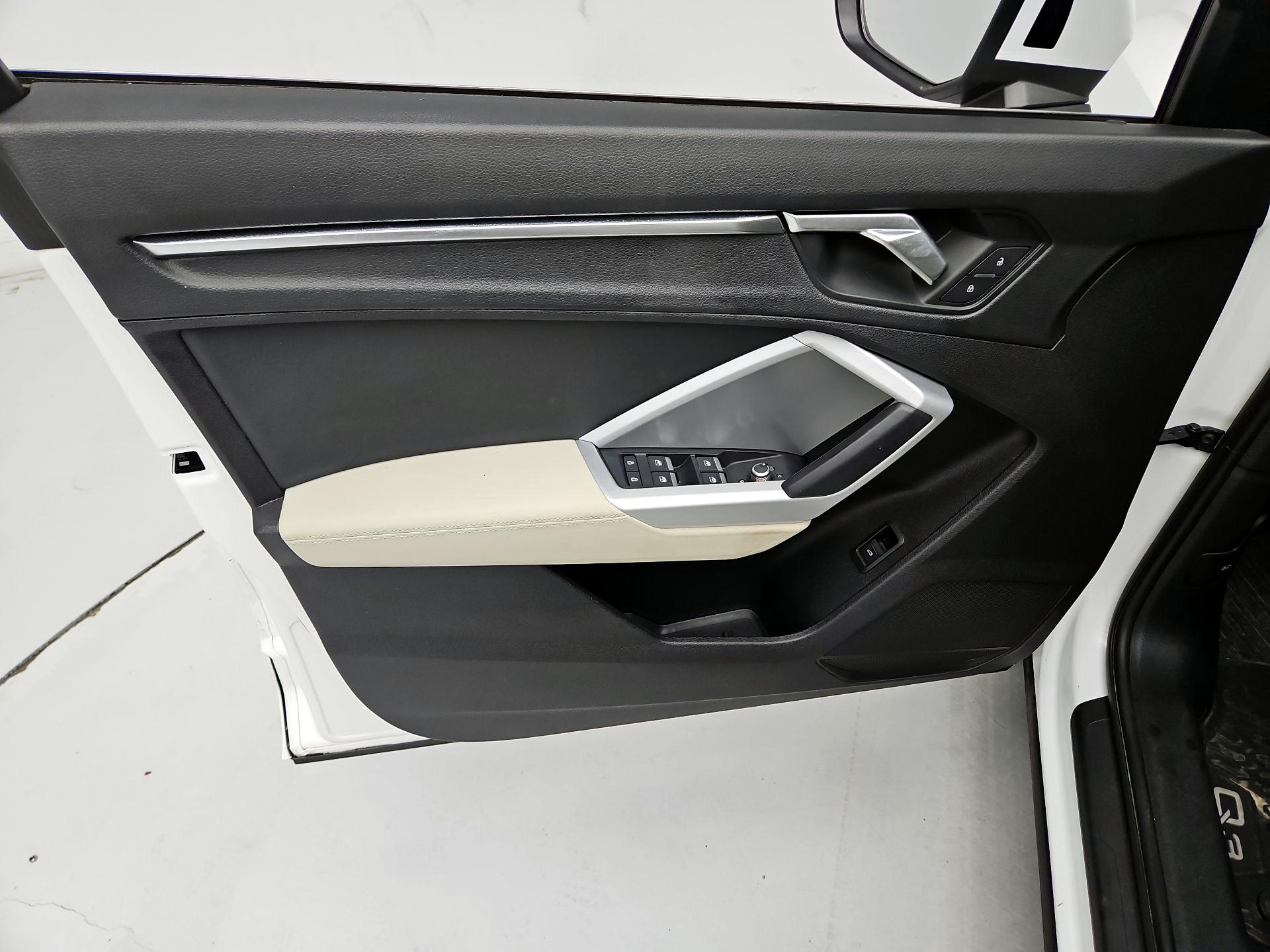 Thumbnail: 2020 Audi Q3 - 12