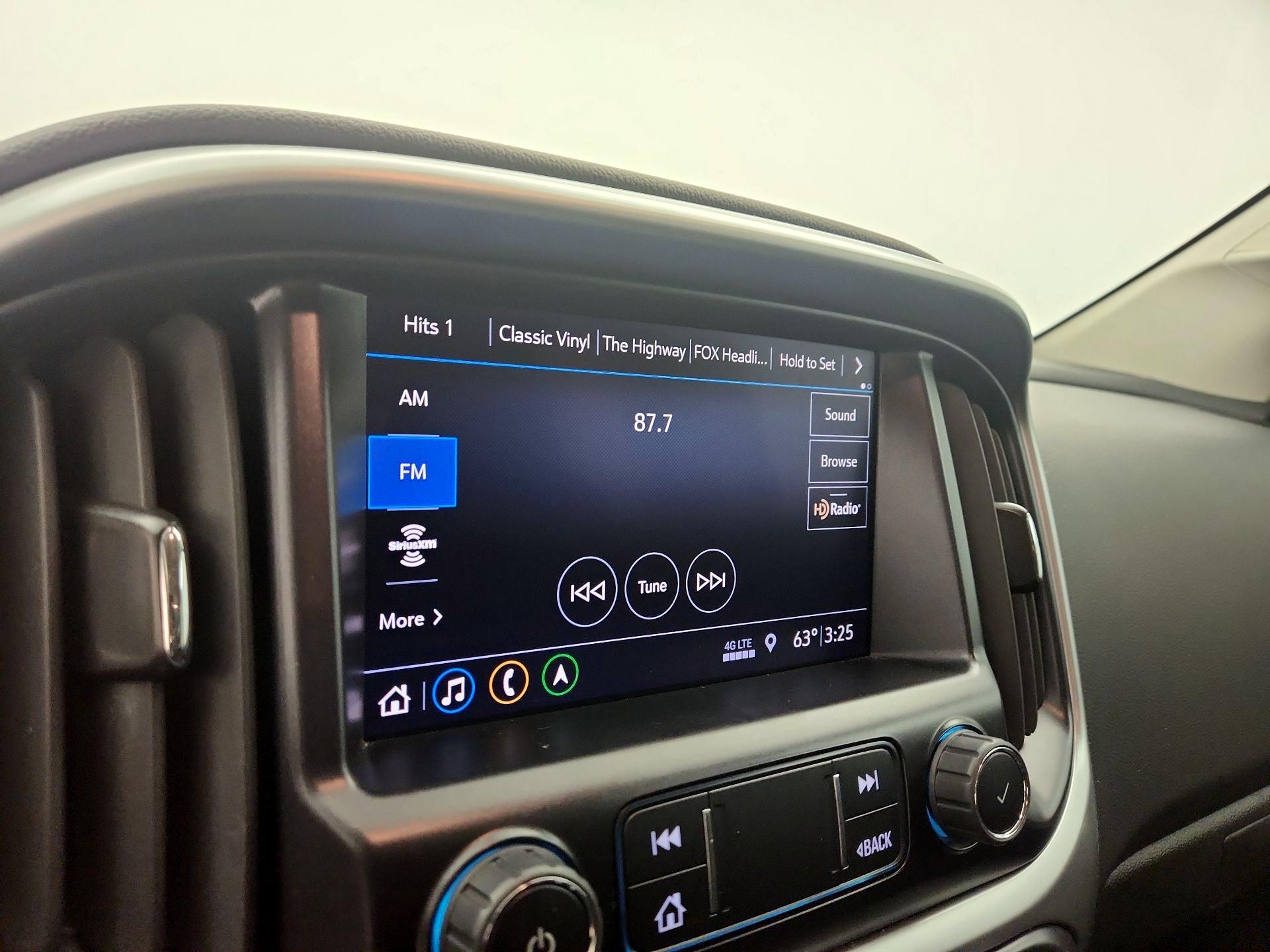 Thumbnail: 2022 Chevrolet Colorado - 16