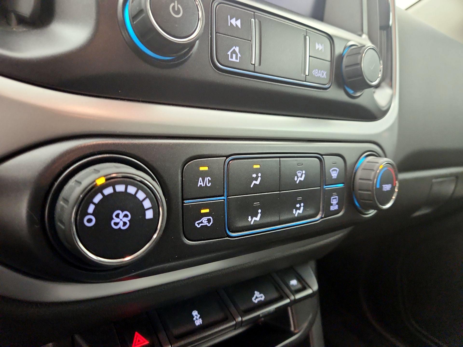 Thumbnail: 2022 Chevrolet Colorado - 17