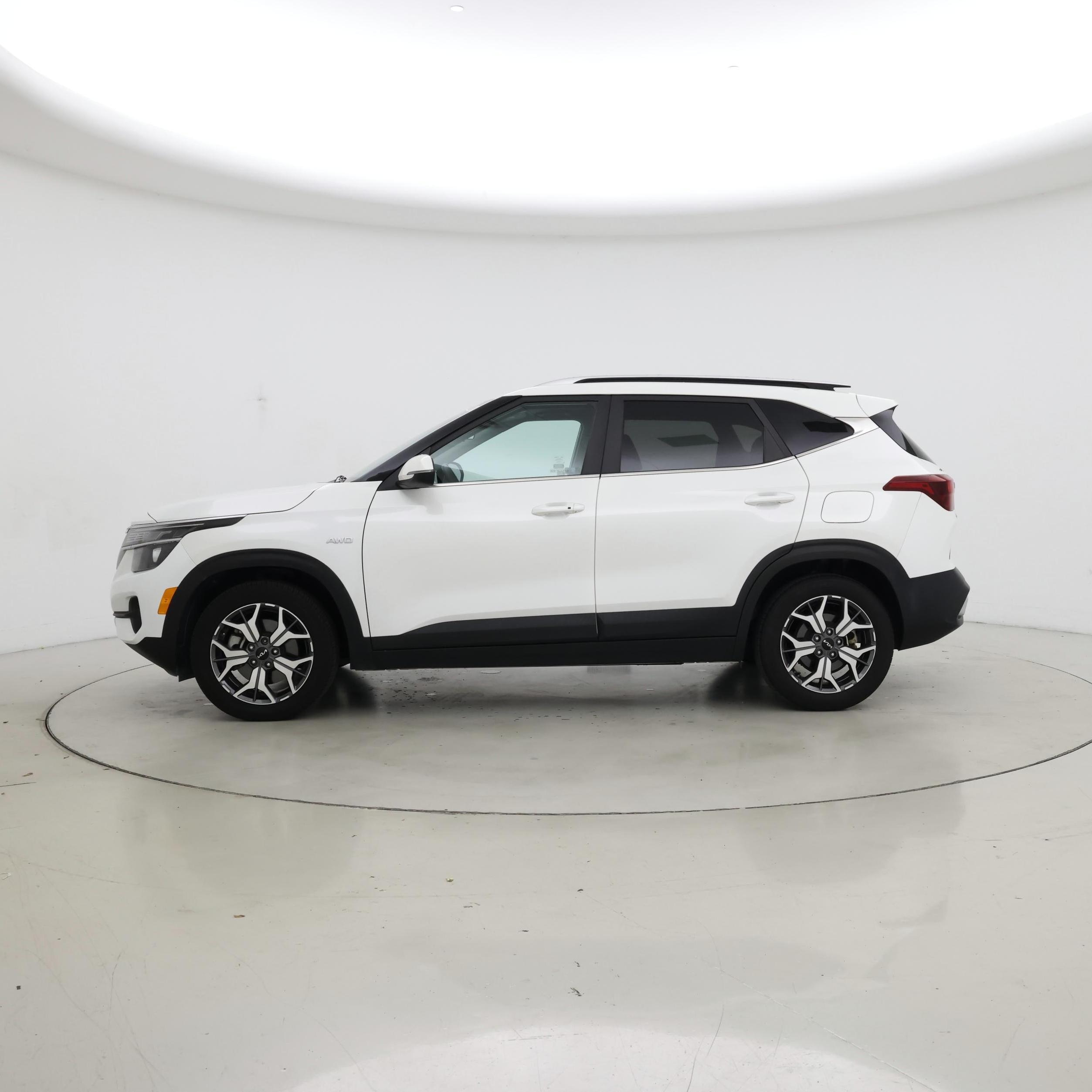 Thumbnail: 2022 Kia Seltos - 3