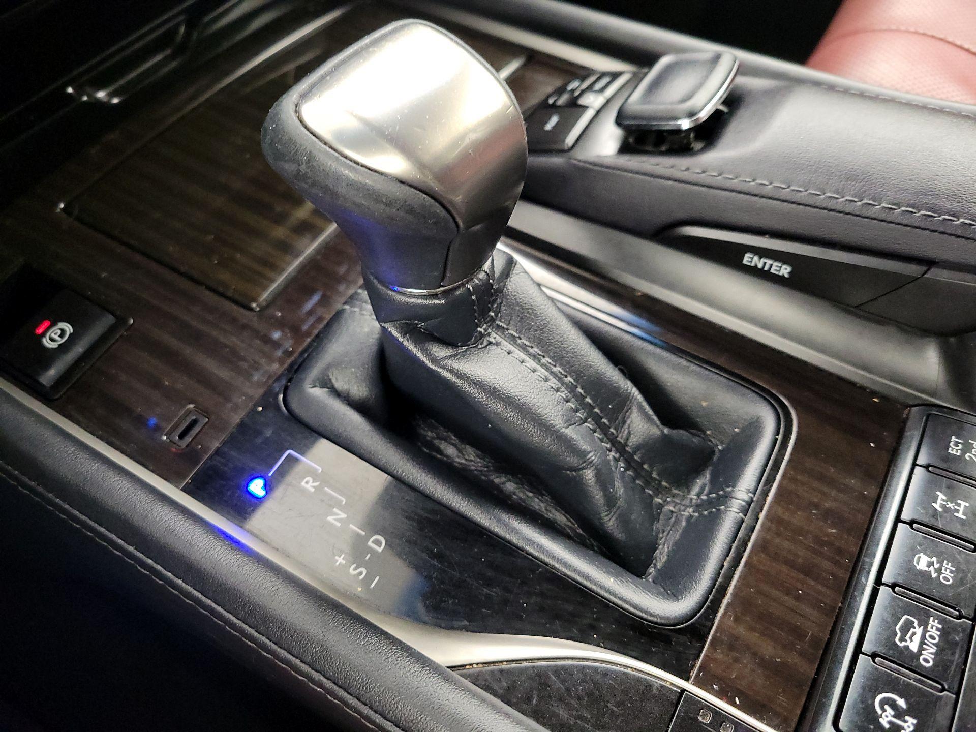 Thumbnail: 2017 Lexus LX - 18