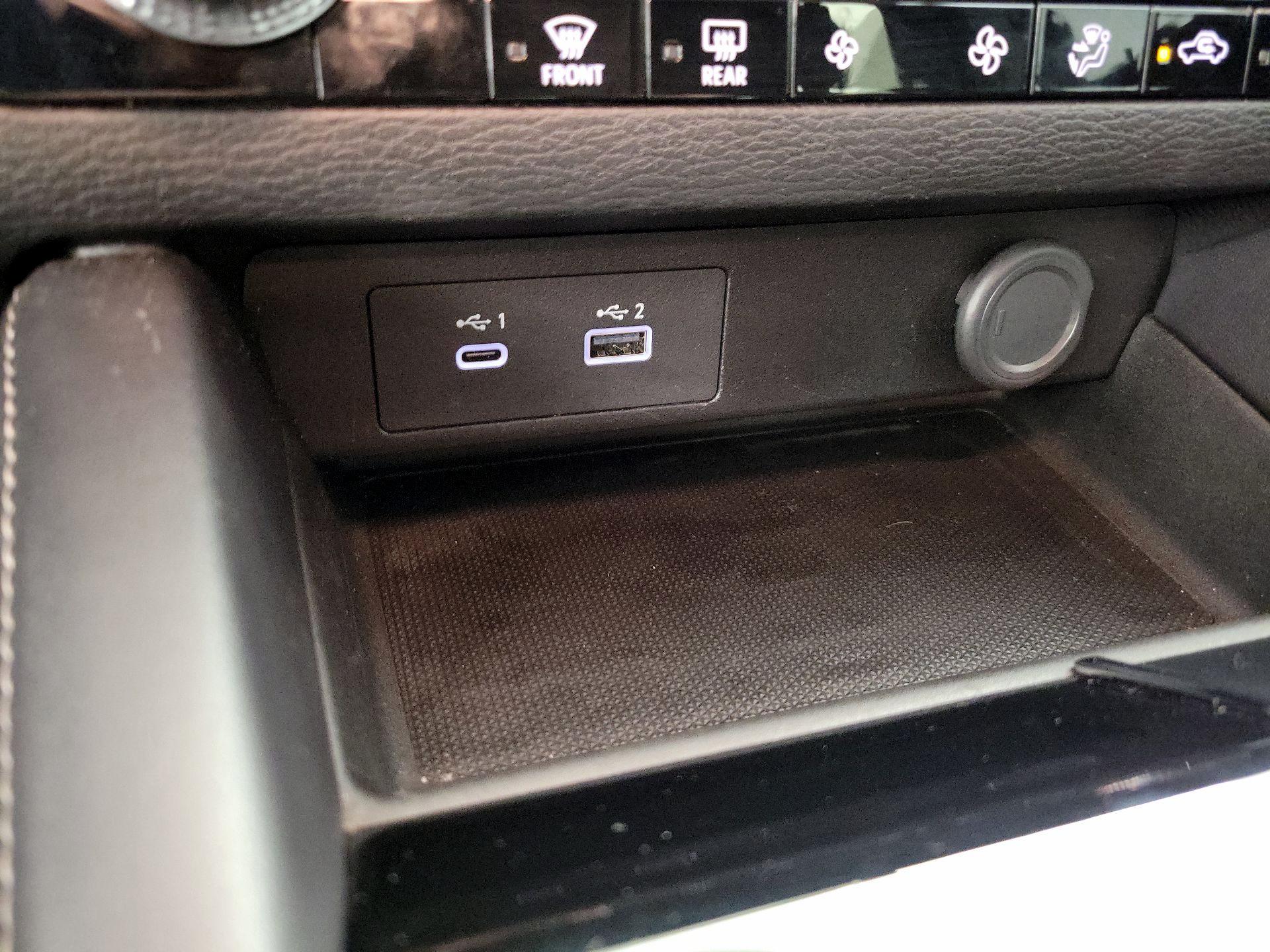 Thumbnail: 2024 Mitsubishi Outlander - 18