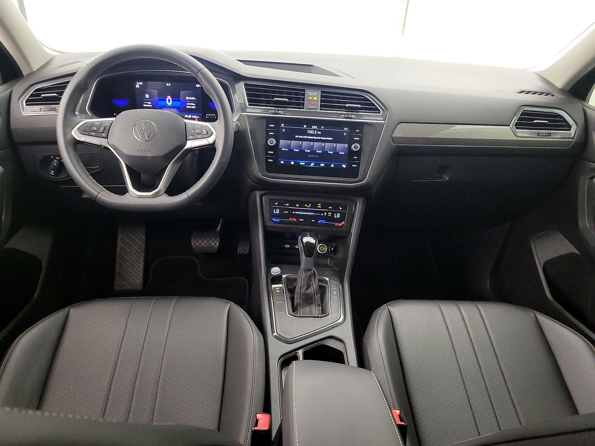 Thumbnail: 2023 Volkswagen Tiguan - 9