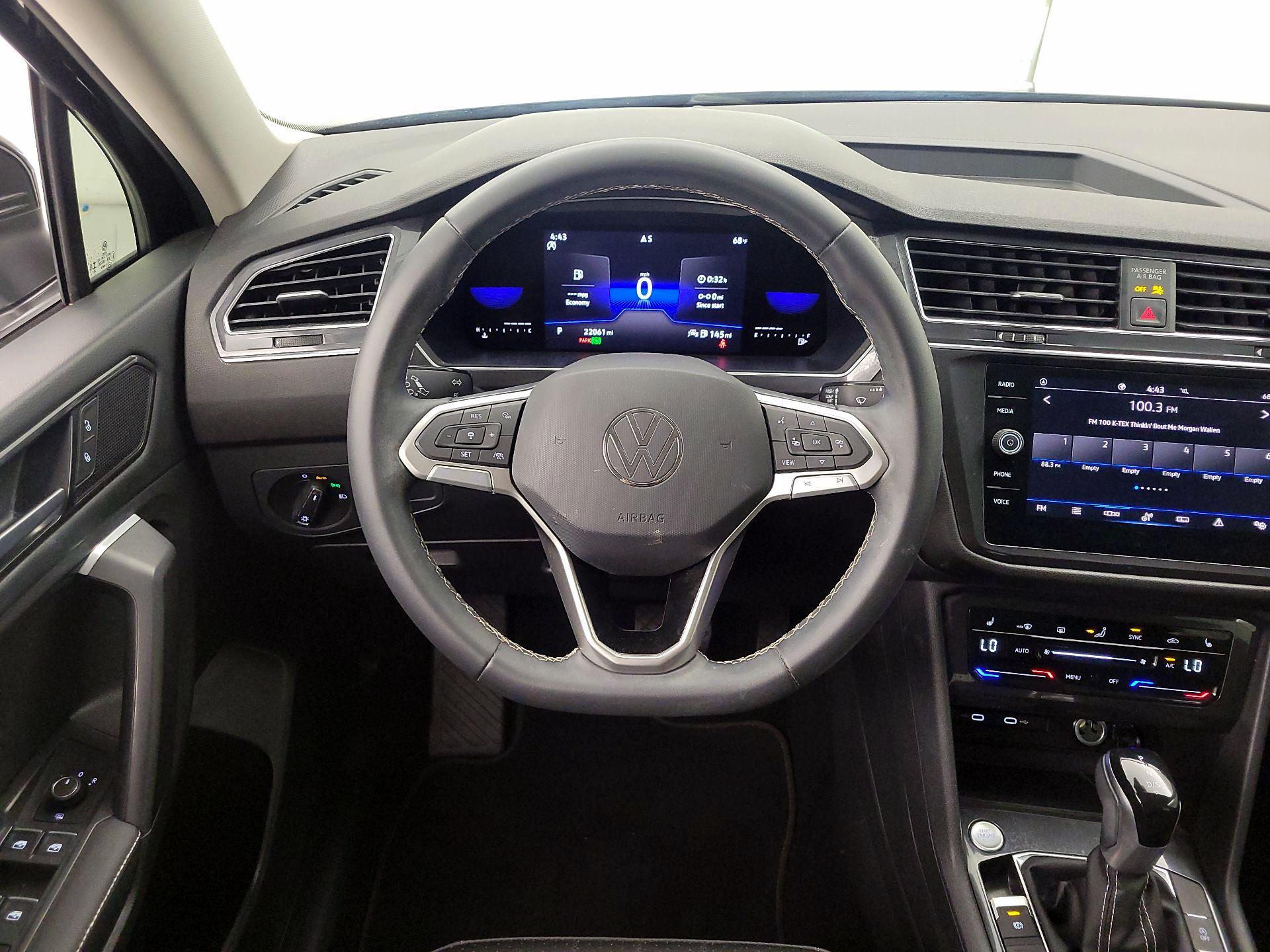 Thumbnail: 2023 Volkswagen Tiguan - 10