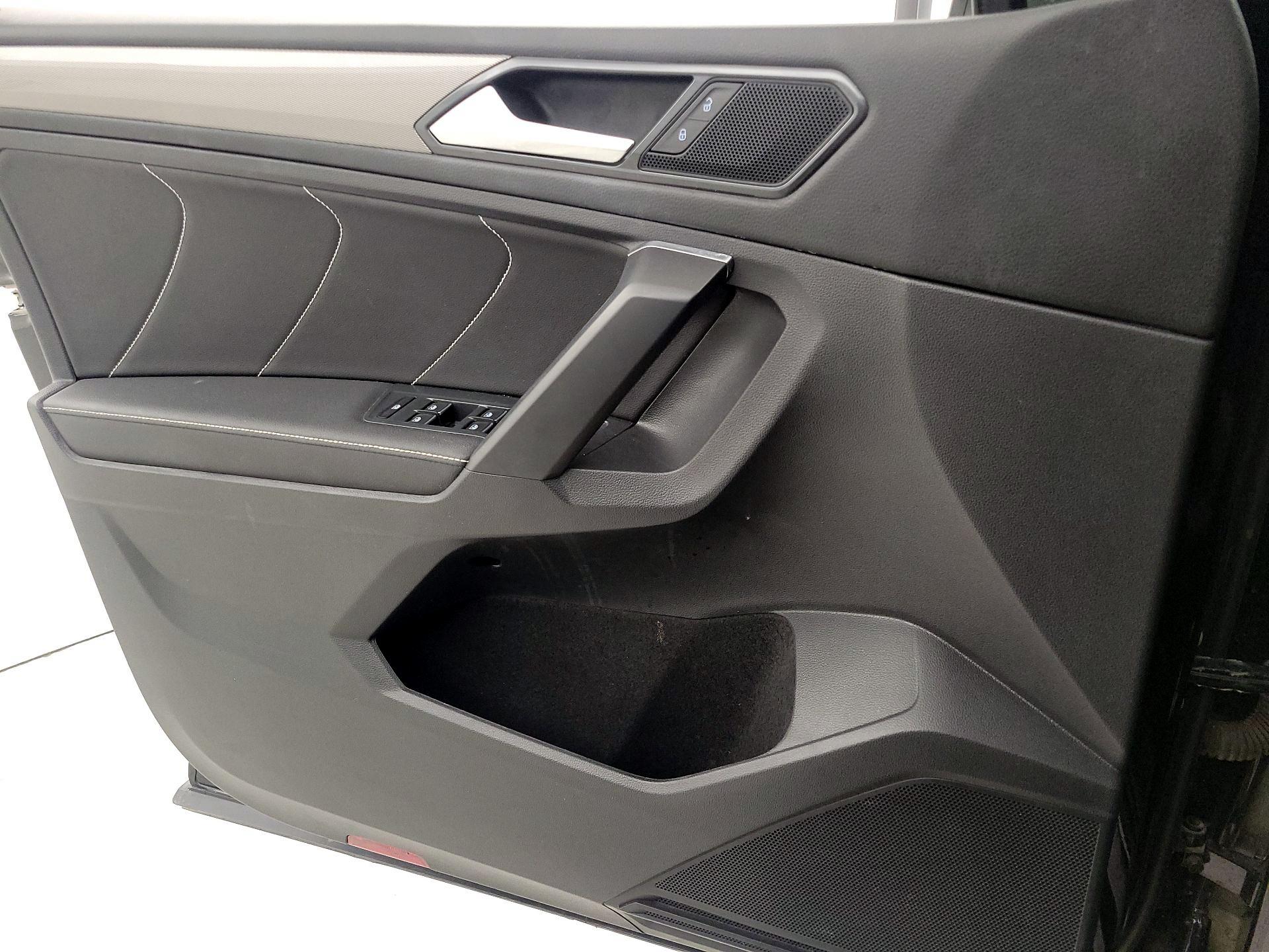 Thumbnail: 2023 Volkswagen Tiguan - 12