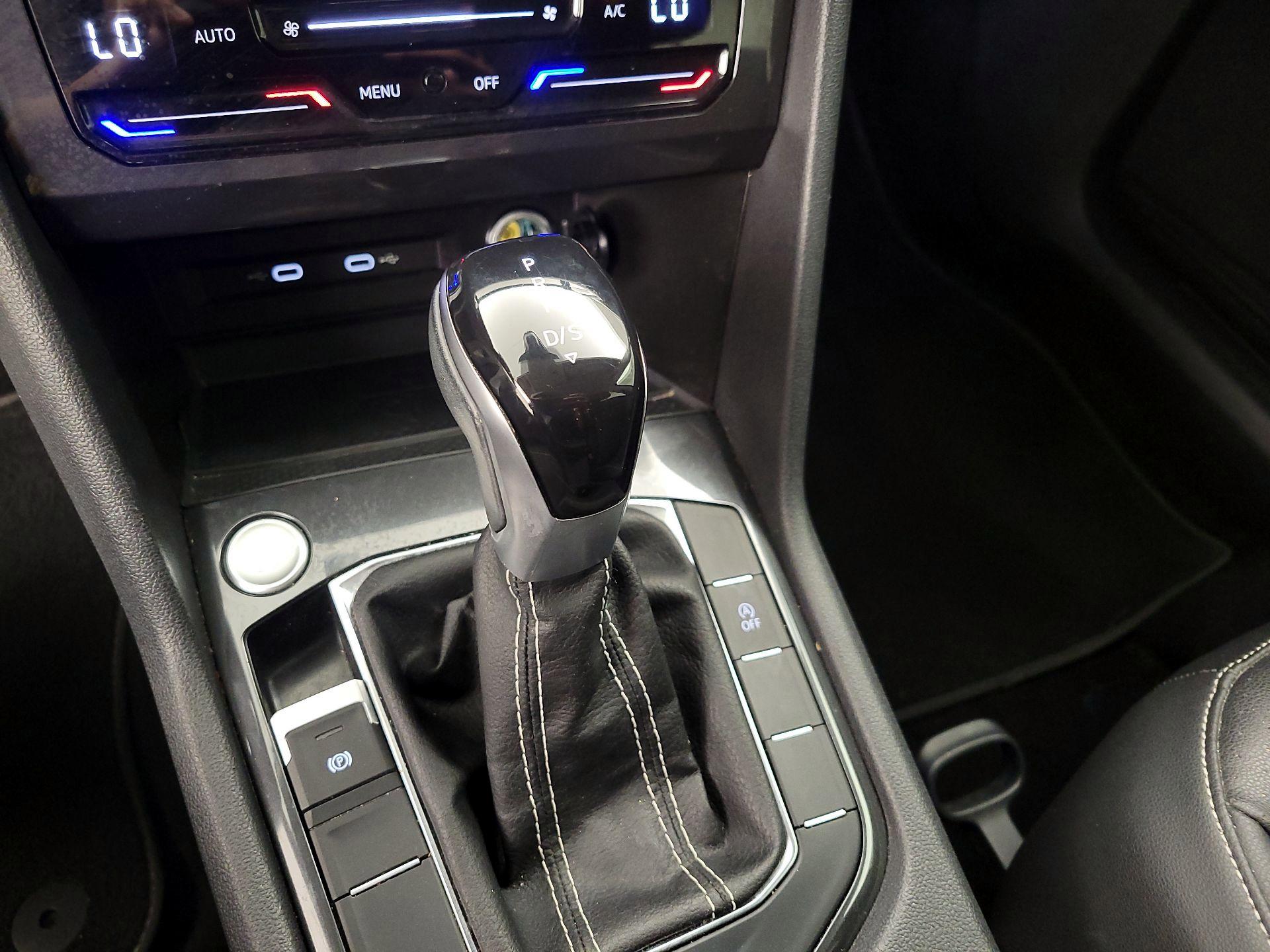 Thumbnail: 2023 Volkswagen Tiguan - 17