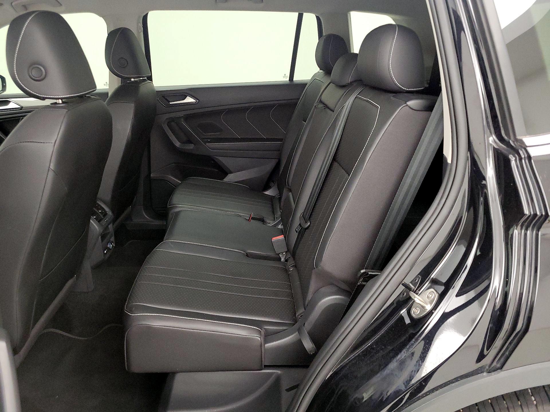 Thumbnail: 2023 Volkswagen Tiguan - 19