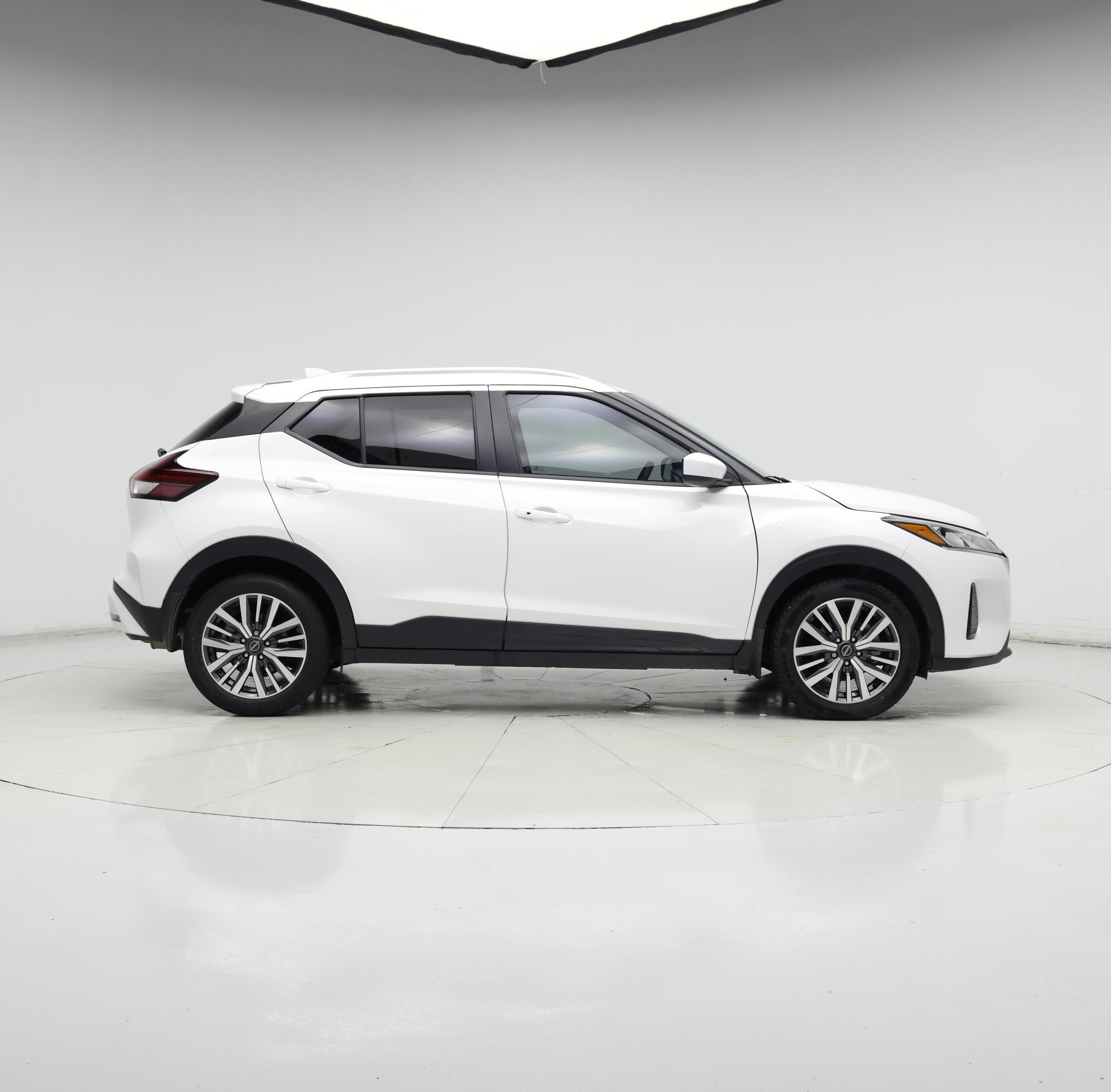 Thumbnail: 2023 Nissan Kicks - 7