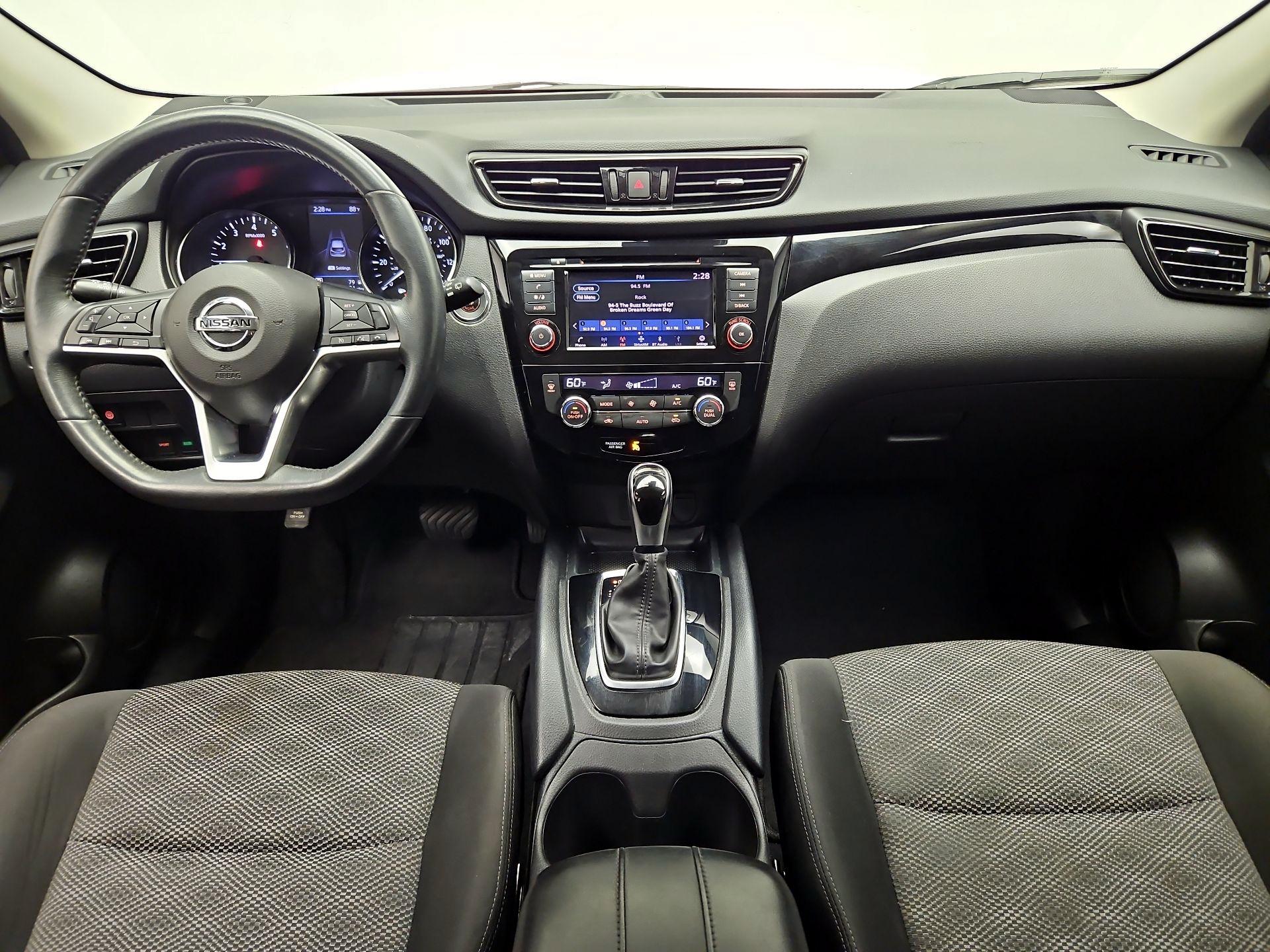 Thumbnail: 2021 Nissan Rogue Sport - 9