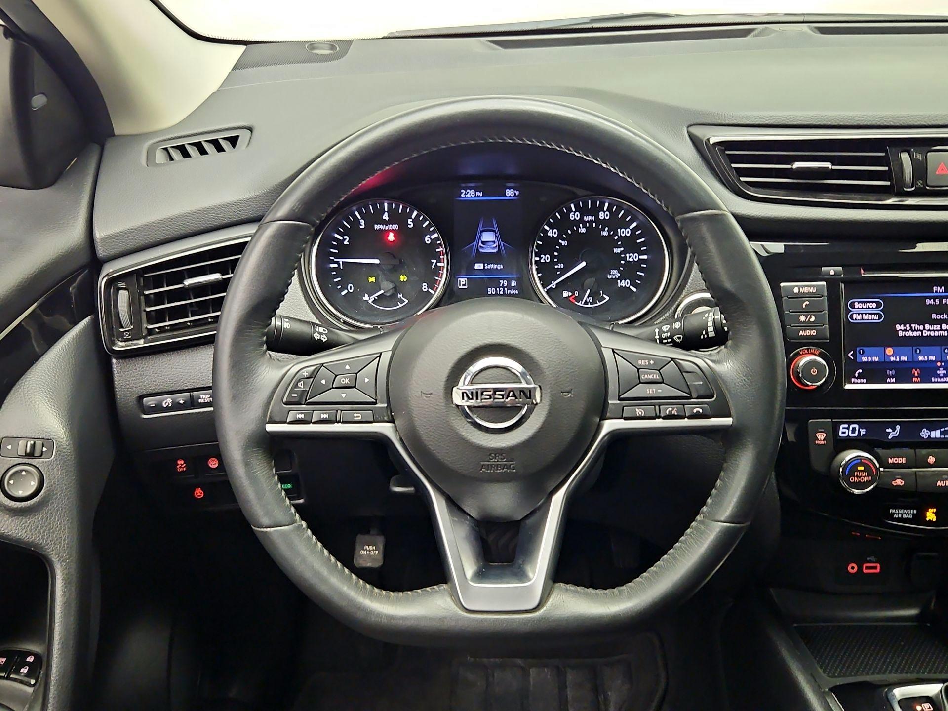 Thumbnail: 2021 Nissan Rogue Sport - 10