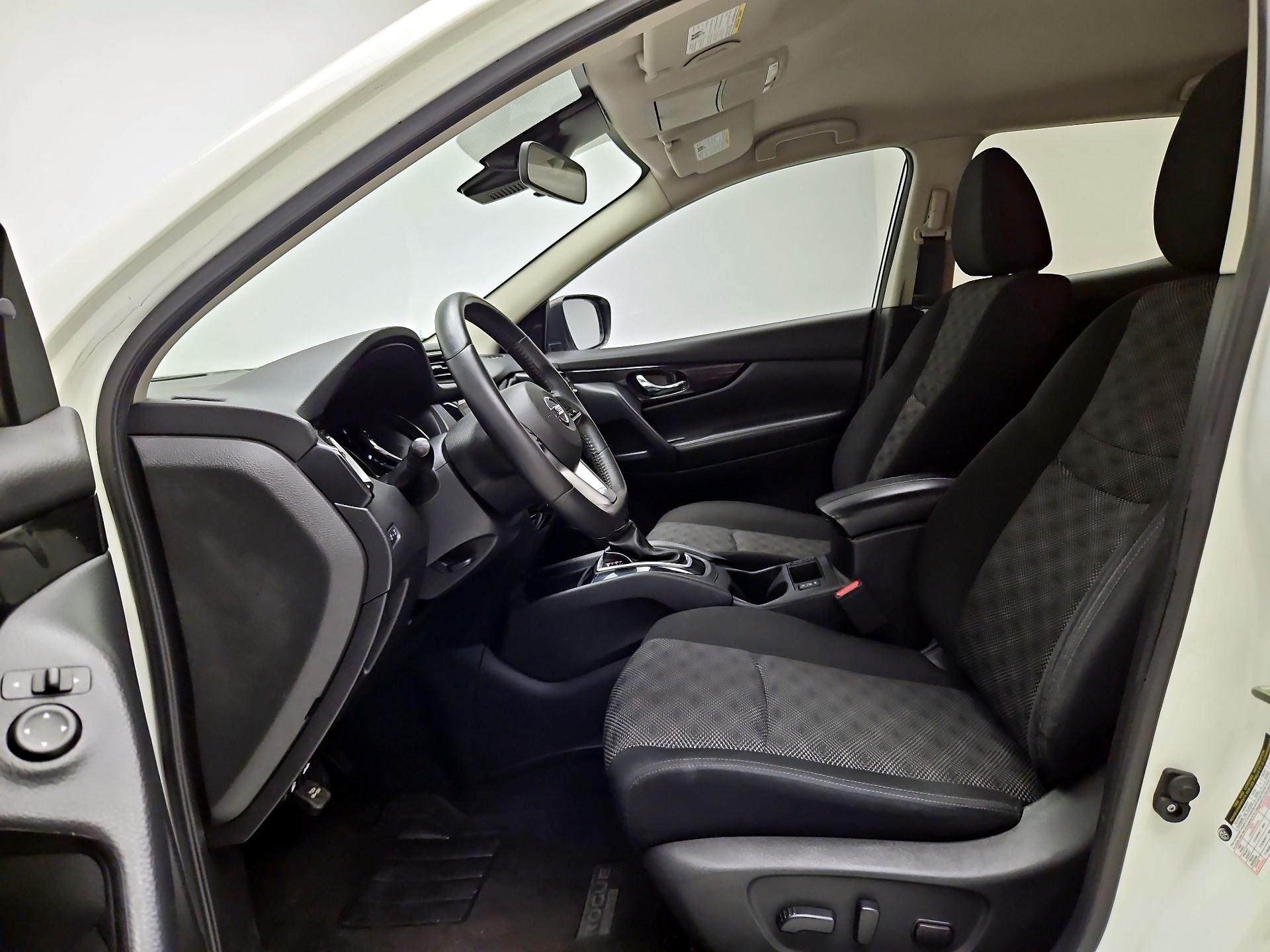 Thumbnail: 2021 Nissan Rogue Sport - 11