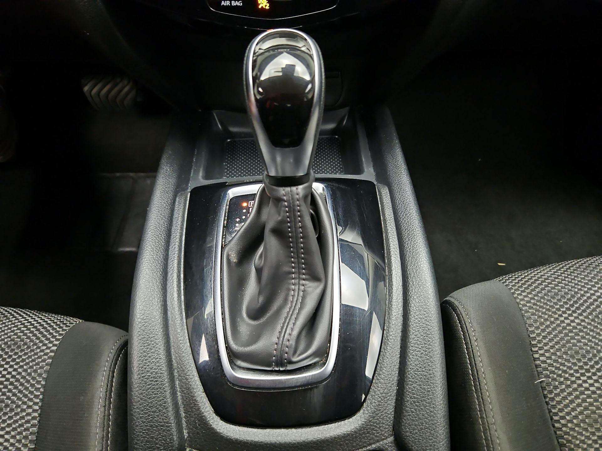 Thumbnail: 2021 Nissan Rogue Sport - 17
