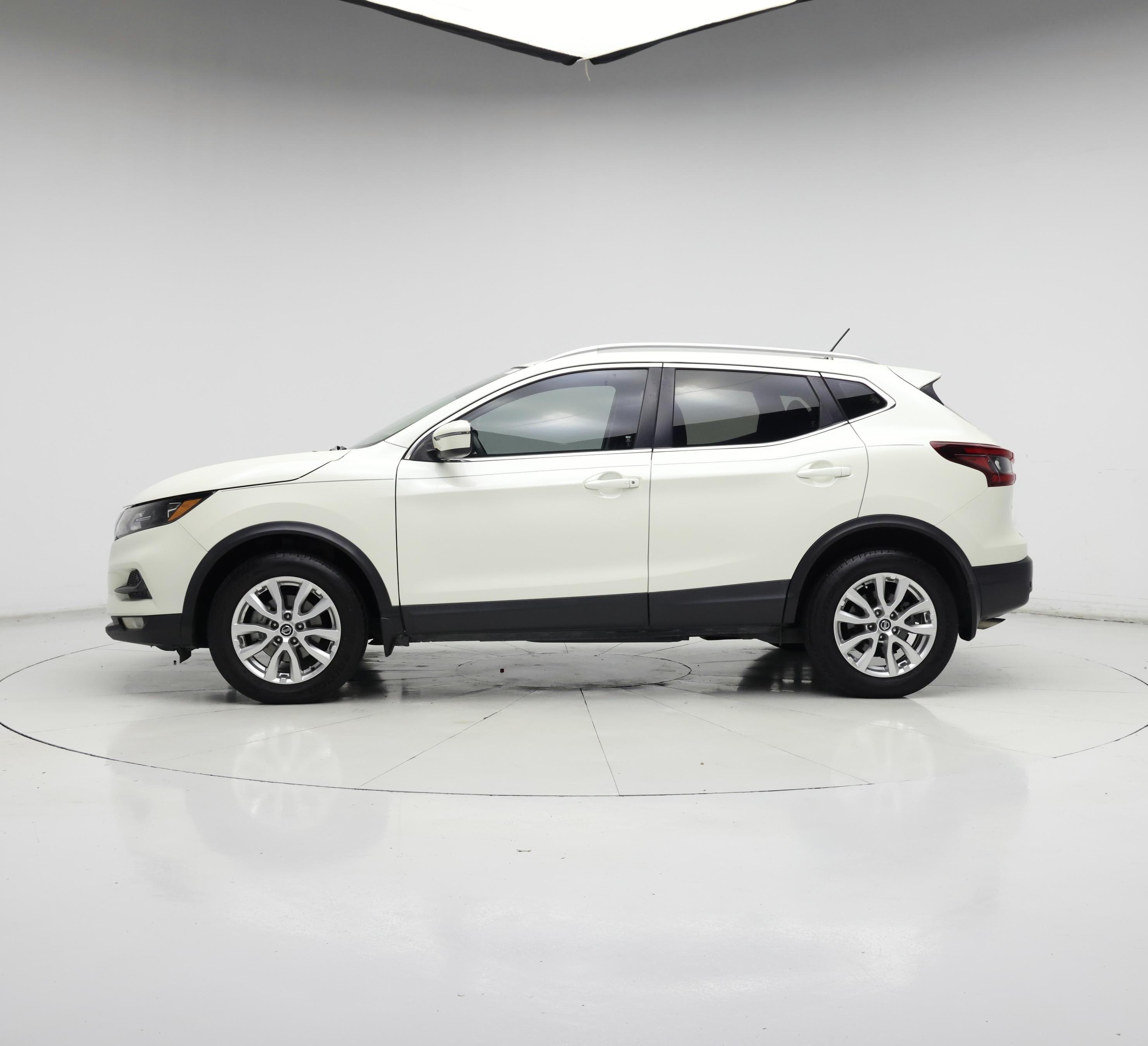 Thumbnail: 2021 Nissan Rogue Sport - 3