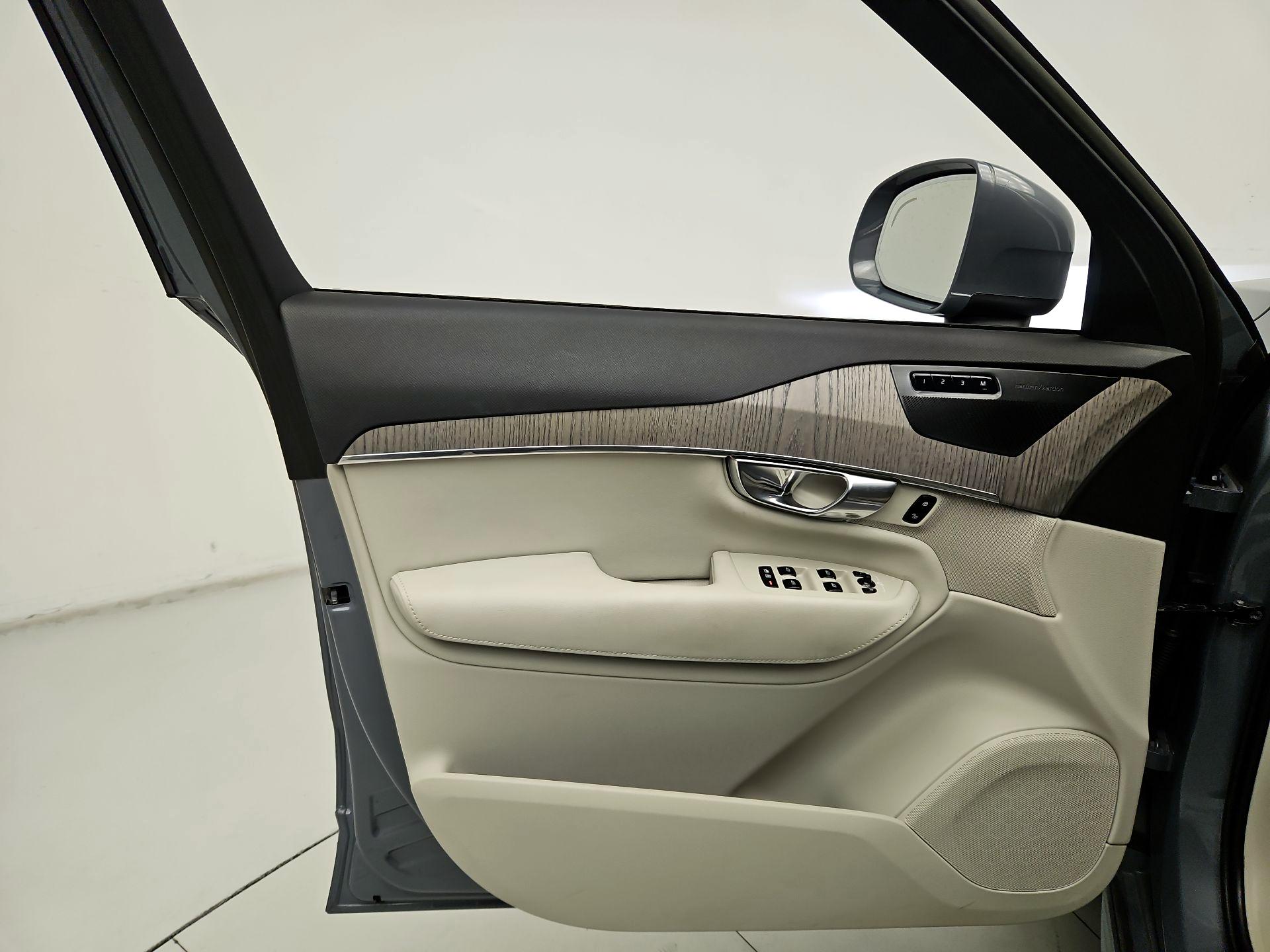 Thumbnail: 2023 Volvo XC90 - 12