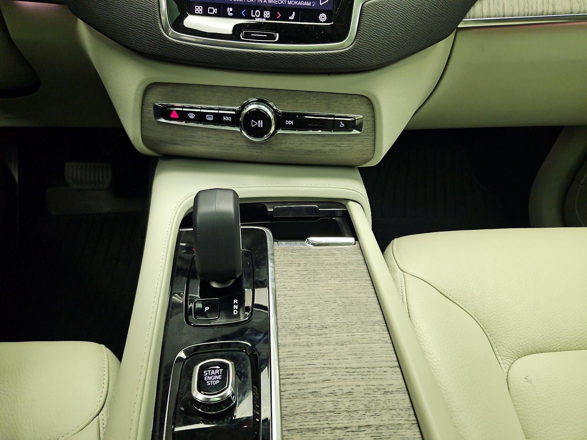 Thumbnail: 2023 Volvo XC90 - 16