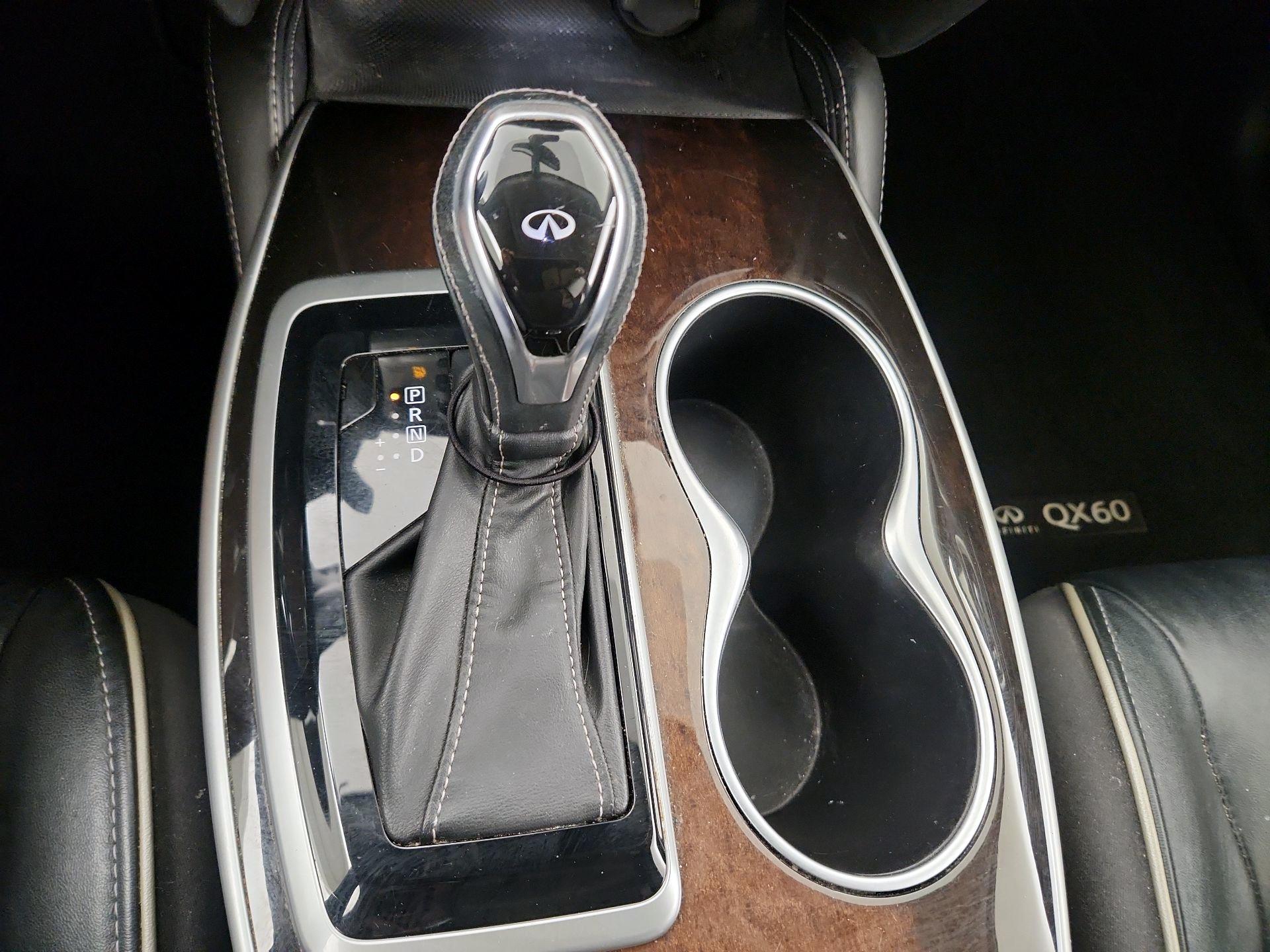 Thumbnail: 2017 INFINITI QX60 - 16