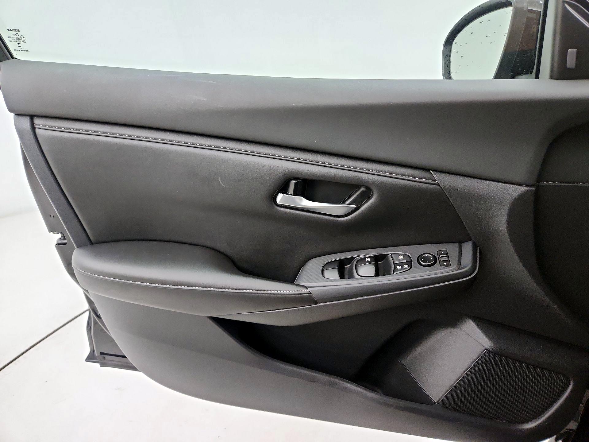 Thumbnail: 2023 Nissan Sentra - 10
