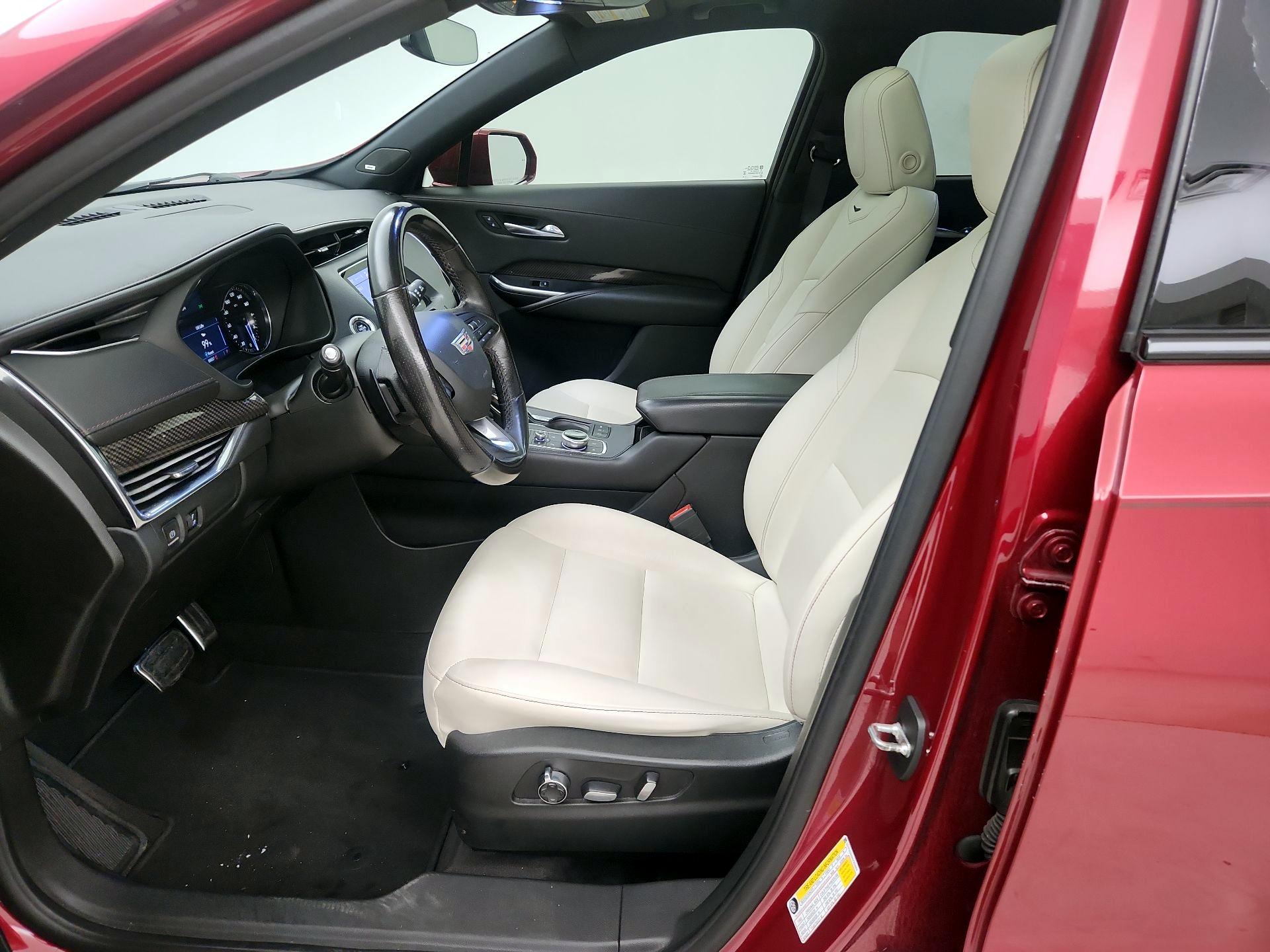 Thumbnail: 2019 Cadillac XT4 - 11