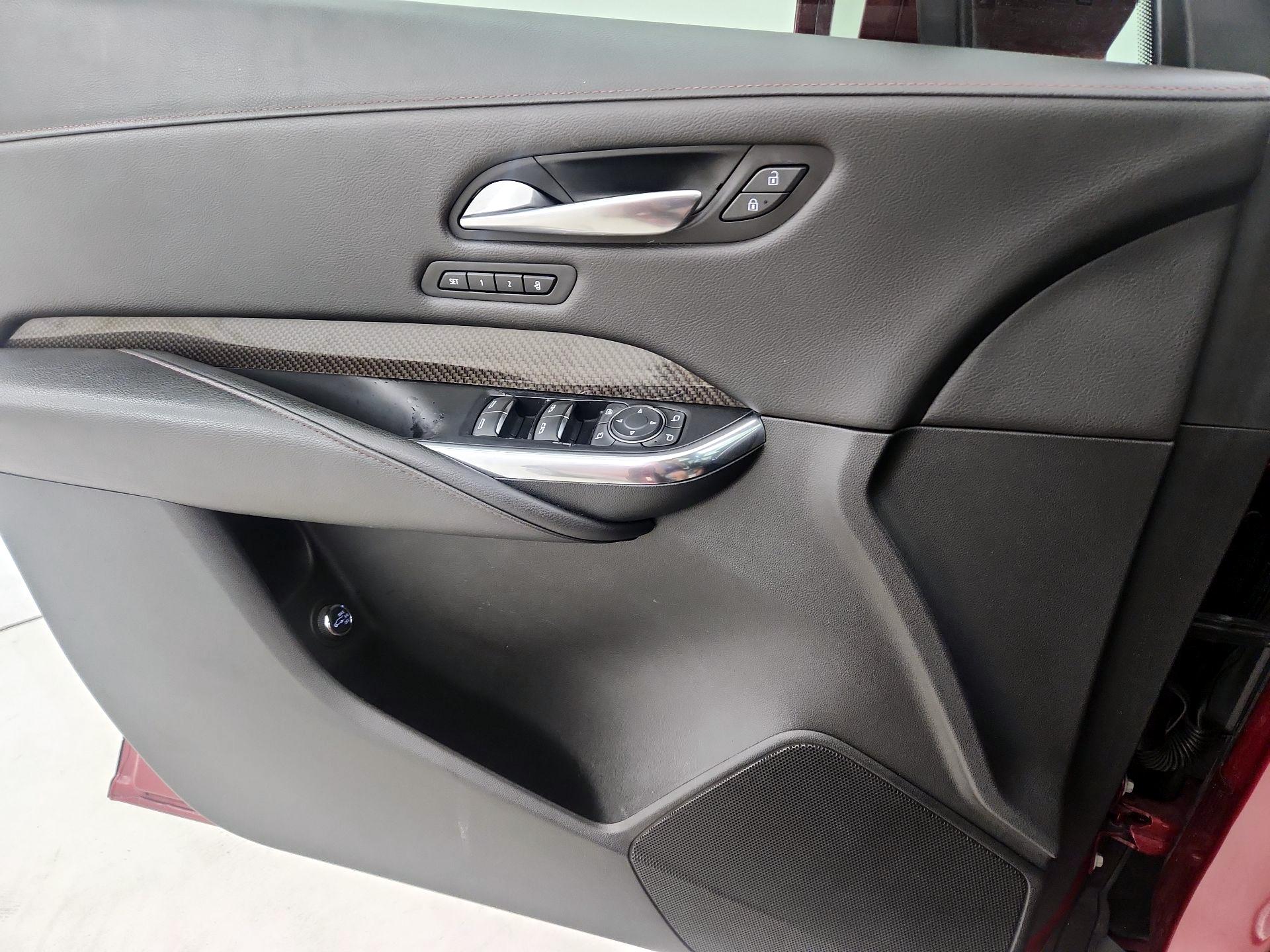 Thumbnail: 2019 Cadillac XT4 - 12