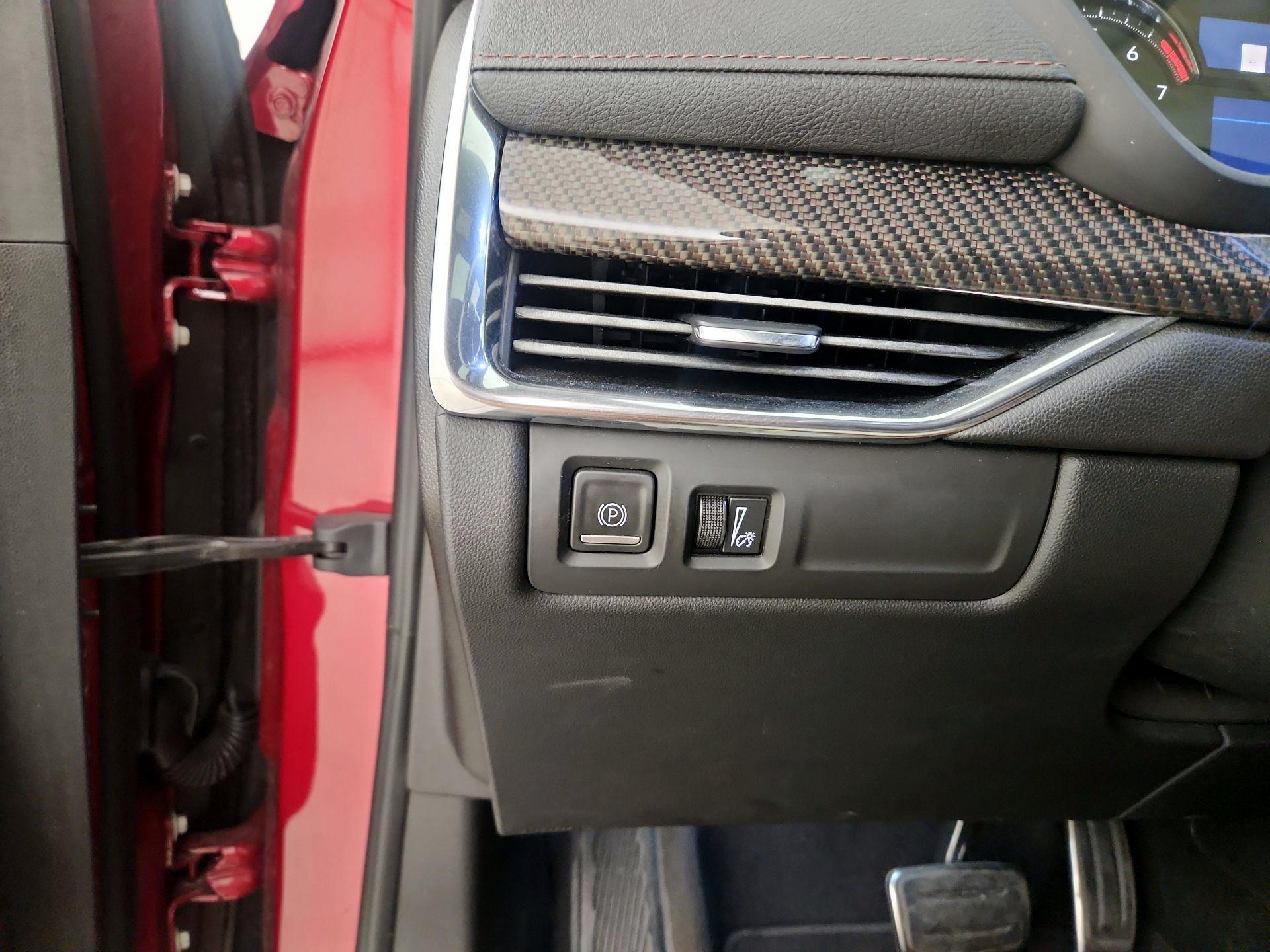 Thumbnail: 2019 Cadillac XT4 - 13