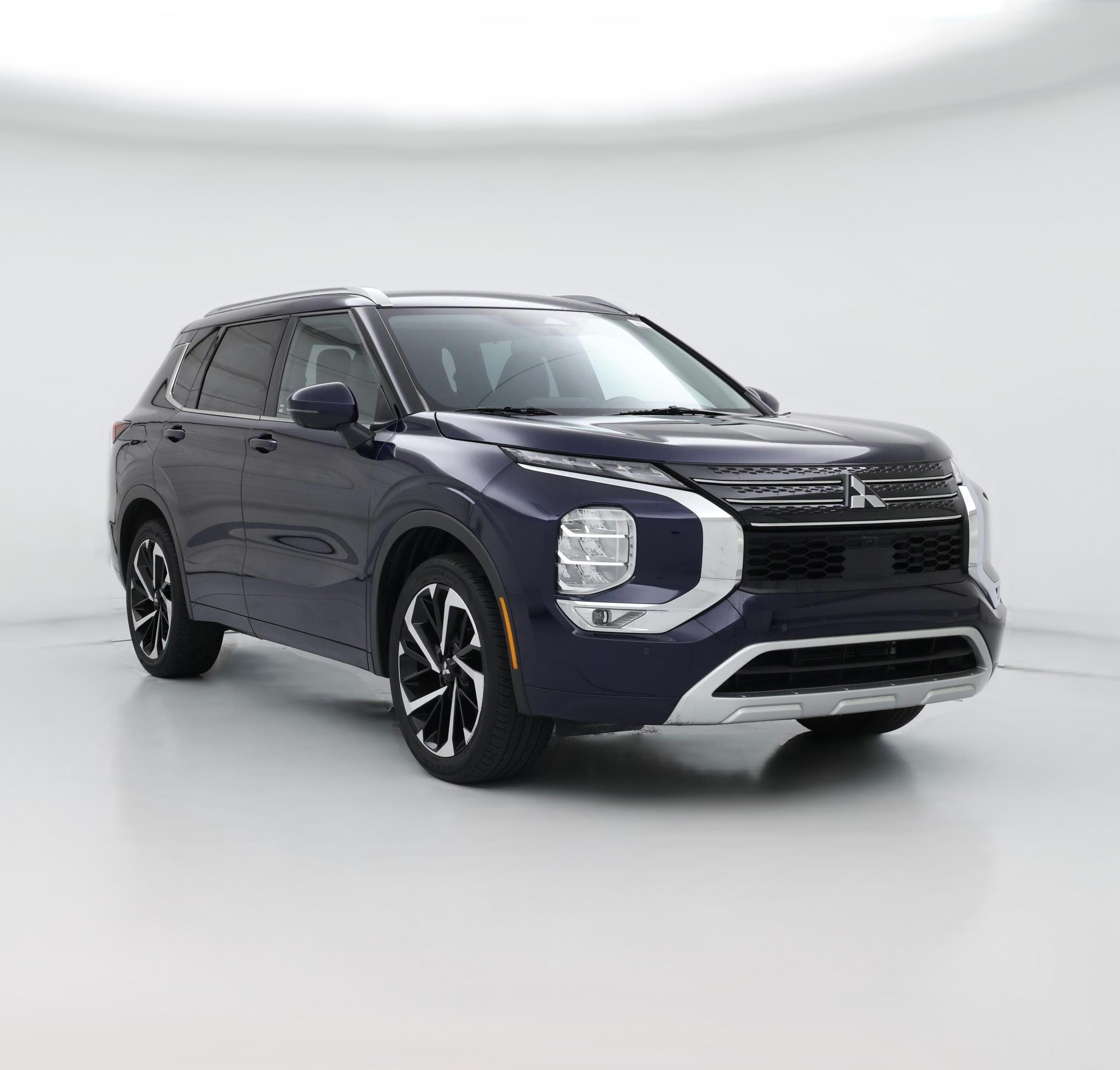 Thumbnail: 2023 Mitsubishi Outlander - 1