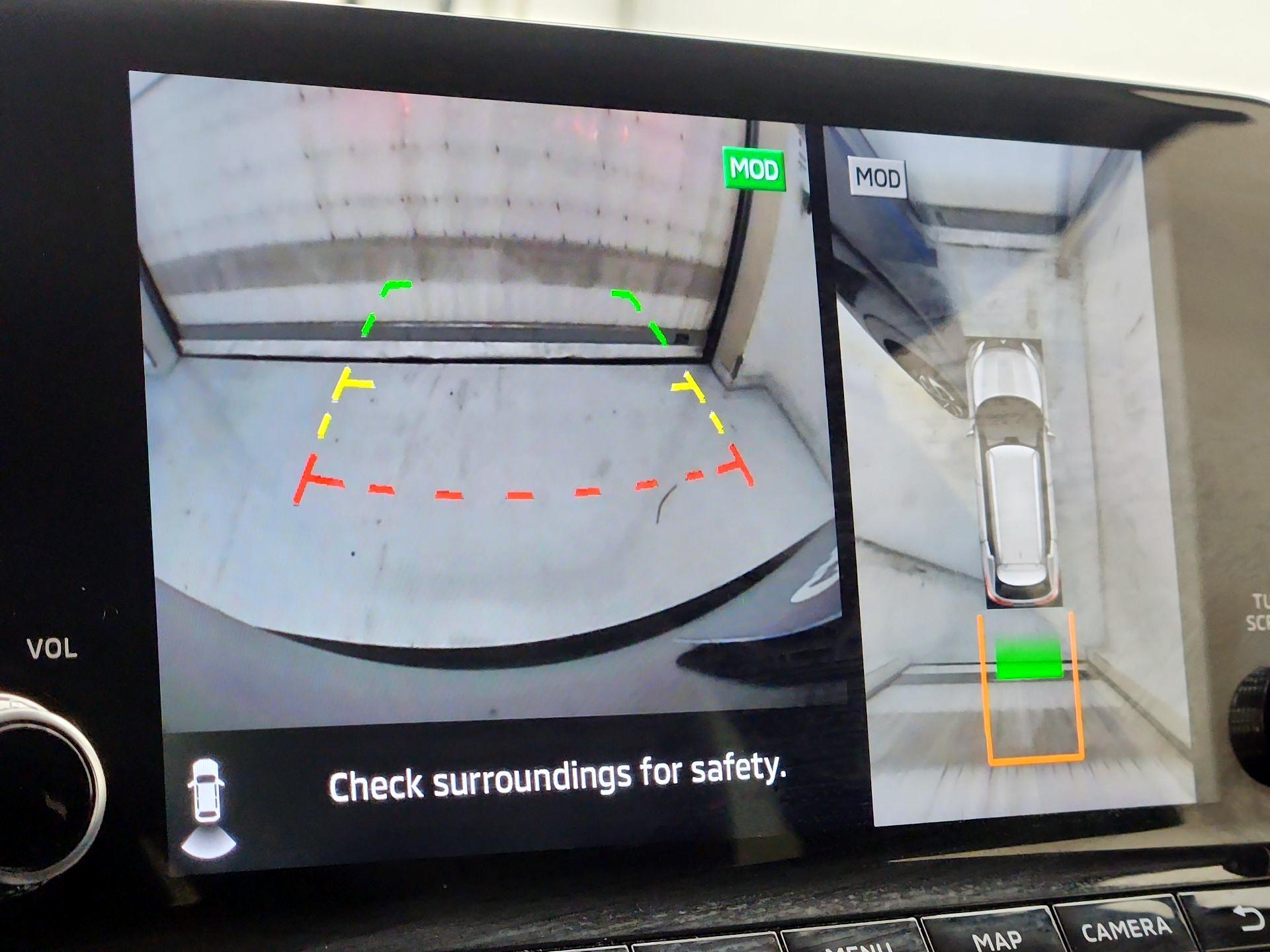 Thumbnail: 2023 Mitsubishi Outlander - 15