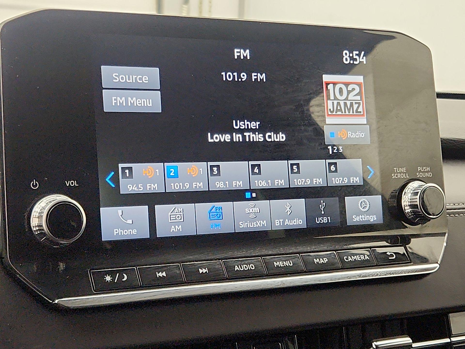 Thumbnail: 2023 Mitsubishi Outlander - 16