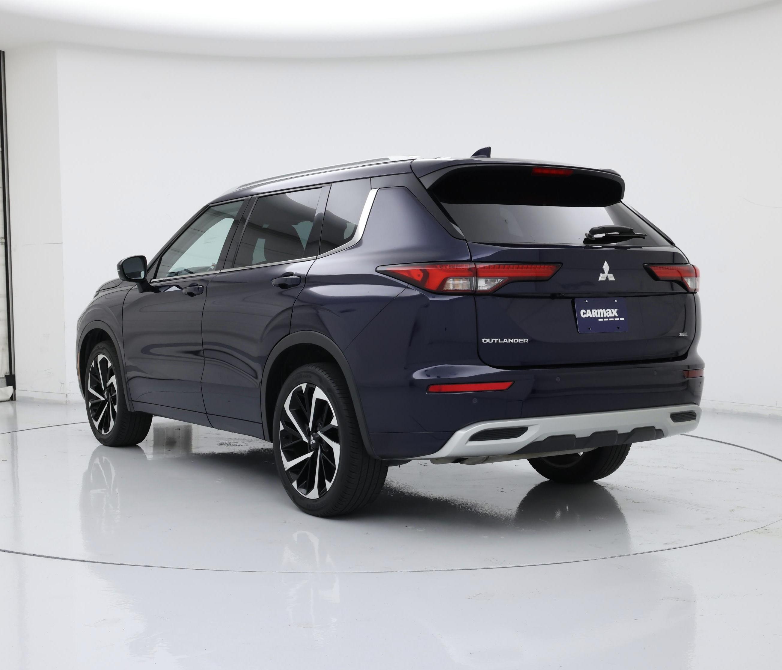 Thumbnail: 2023 Mitsubishi Outlander - 2