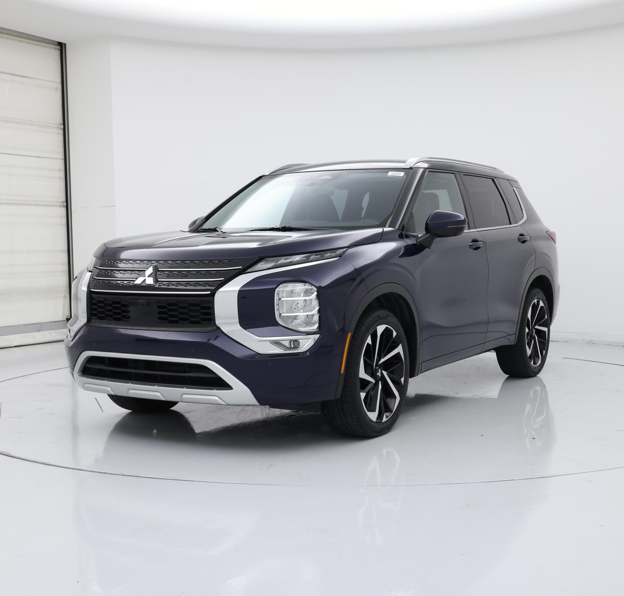 Thumbnail: 2023 Mitsubishi Outlander - 4