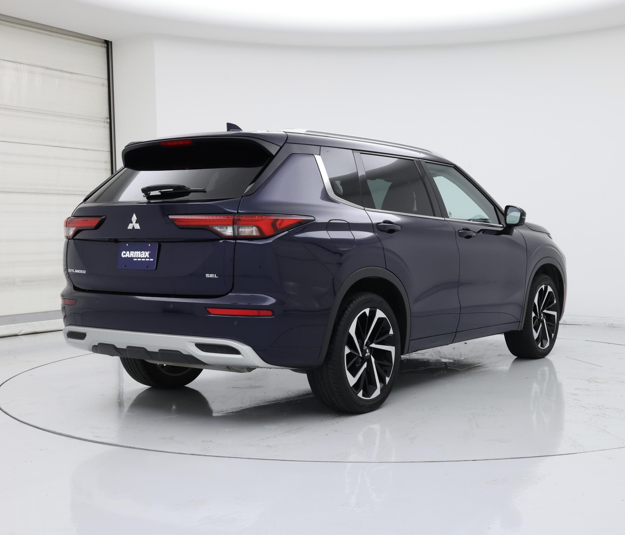 Thumbnail: 2023 Mitsubishi Outlander - 8