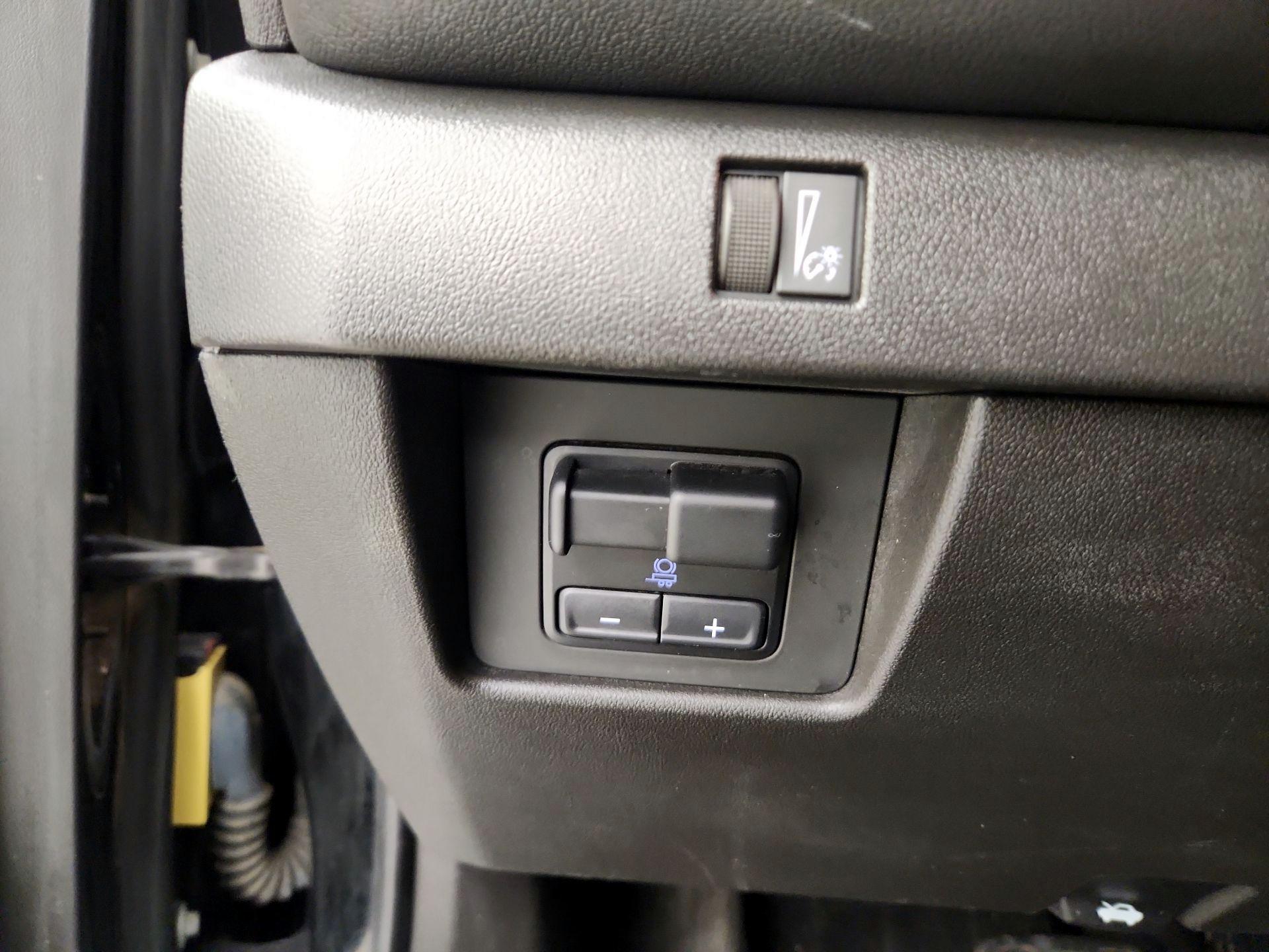 Thumbnail: 2023 Chevrolet Colorado - 13