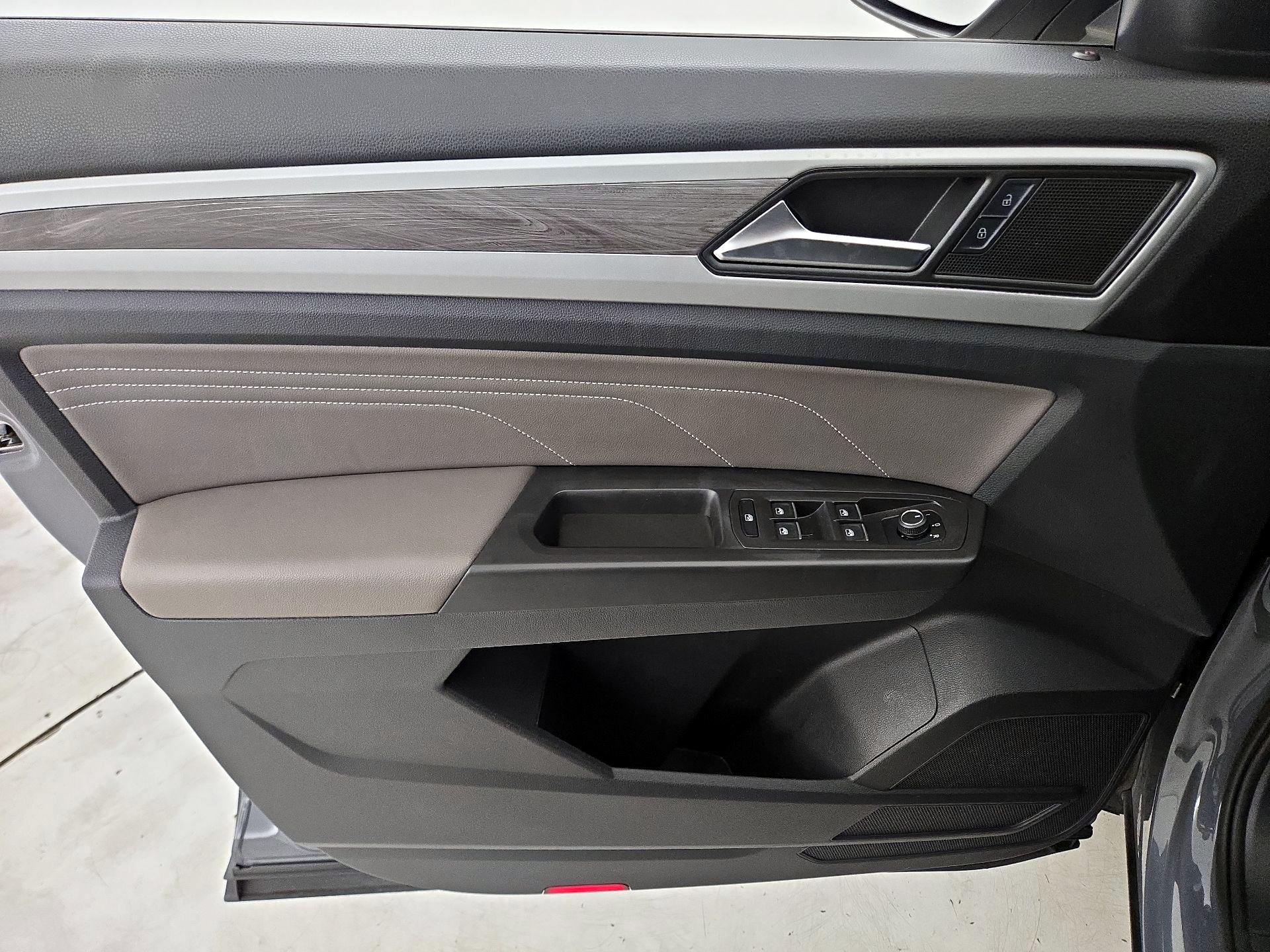 Thumbnail: 2022 Volkswagen Atlas - 12