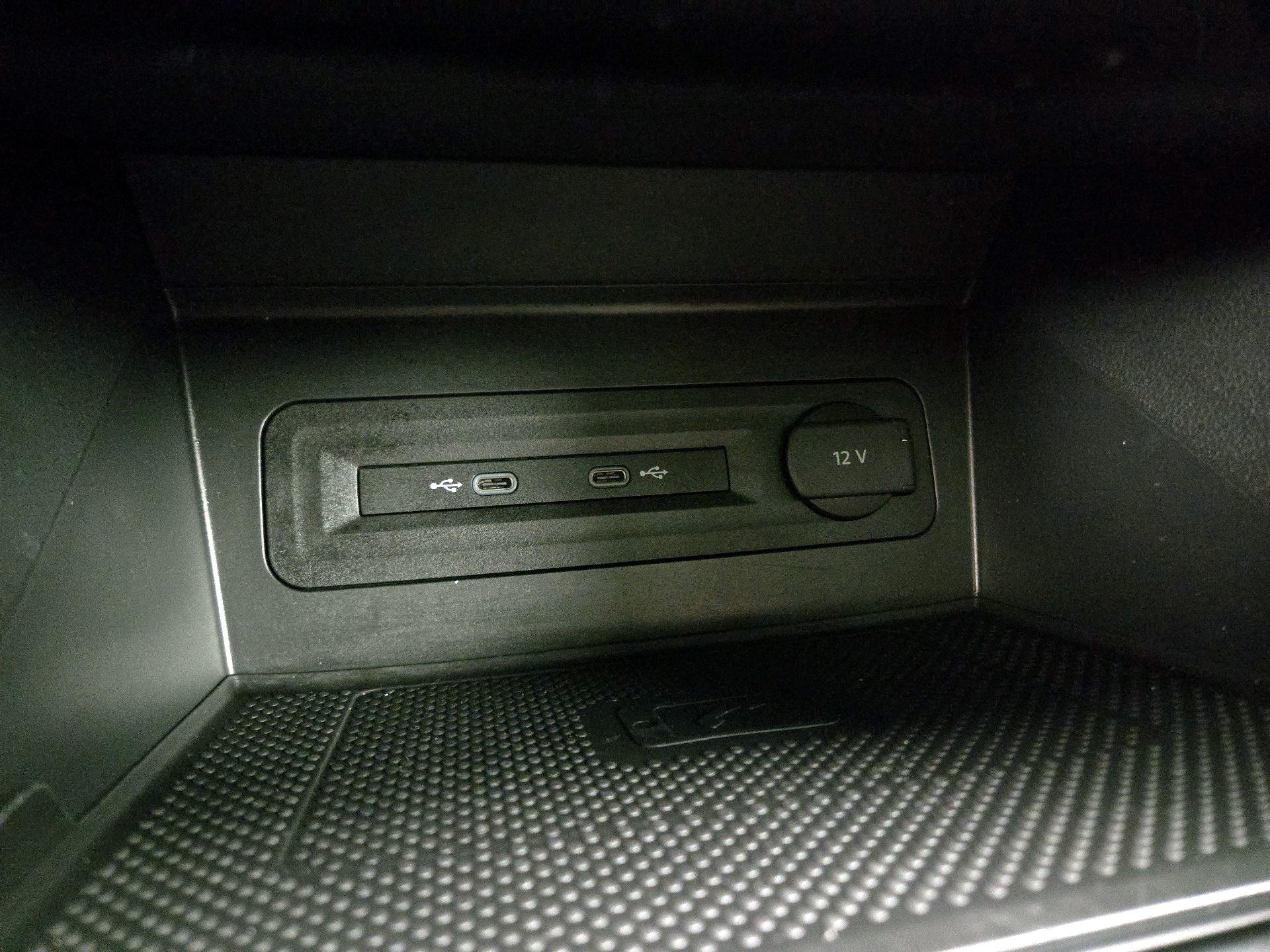 Thumbnail: 2022 Volkswagen Atlas - 18