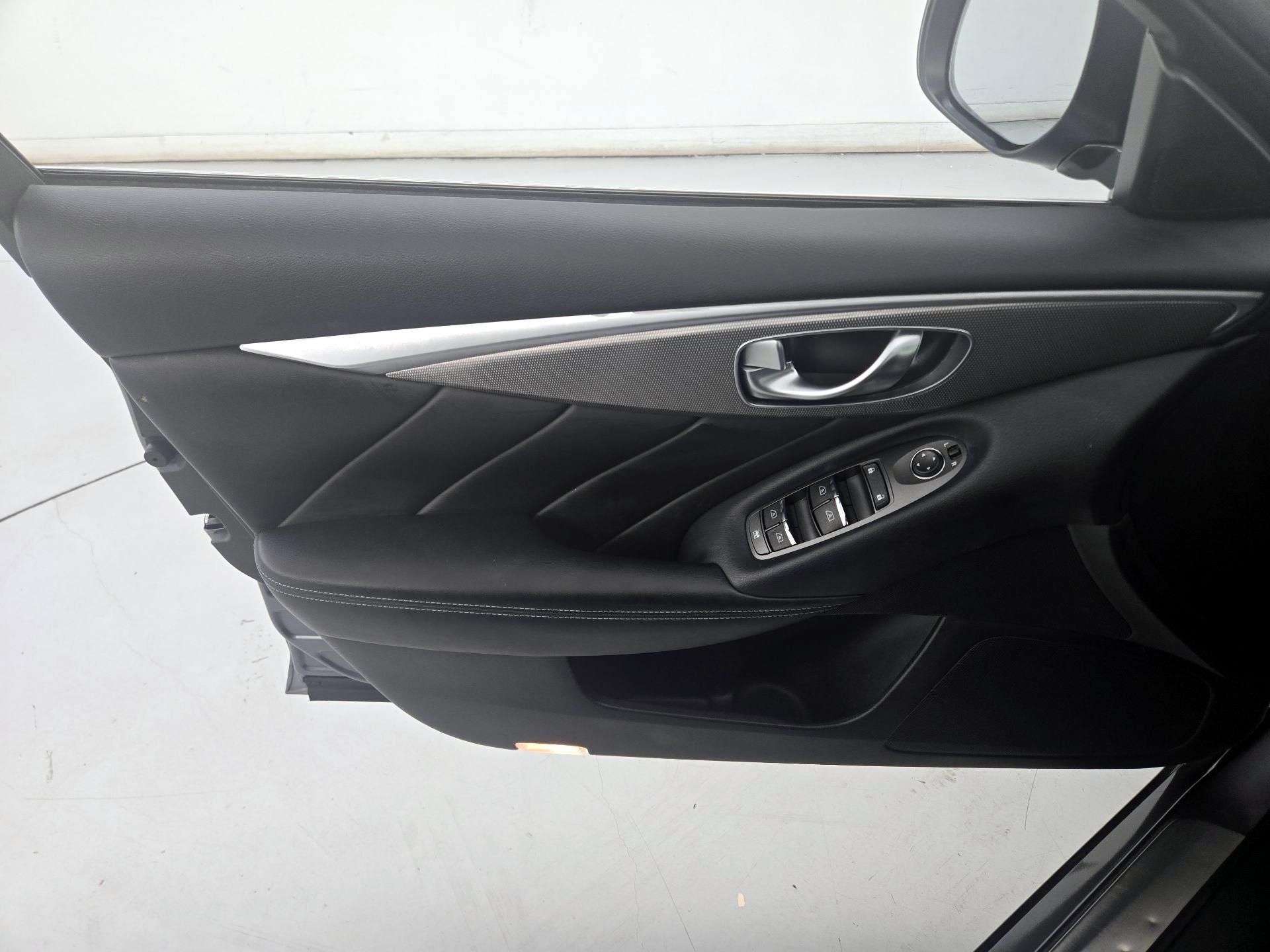 Thumbnail: 2014 INFINITI Q50 - 12