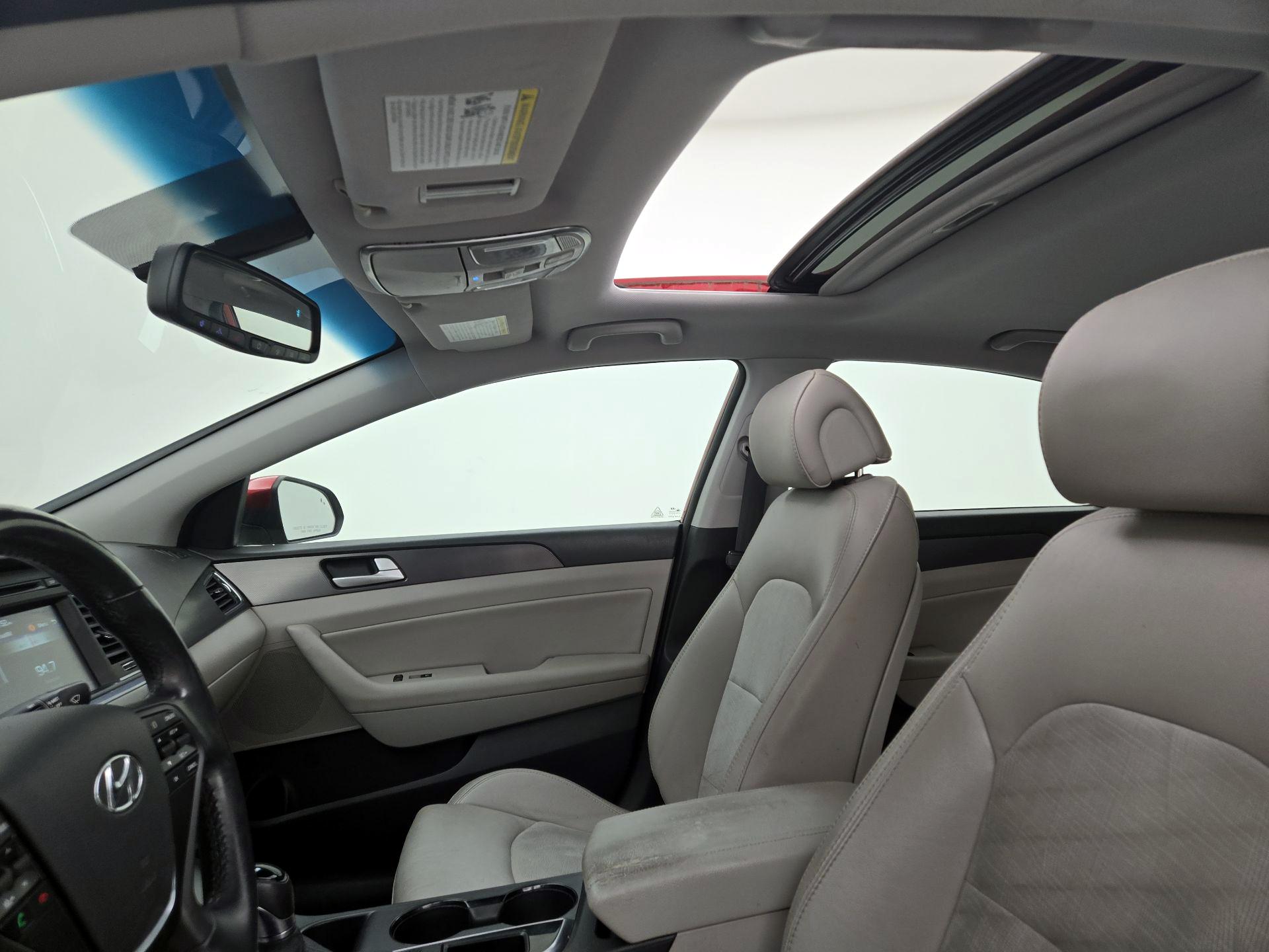 Thumbnail: 2016 Hyundai Sonata - 17