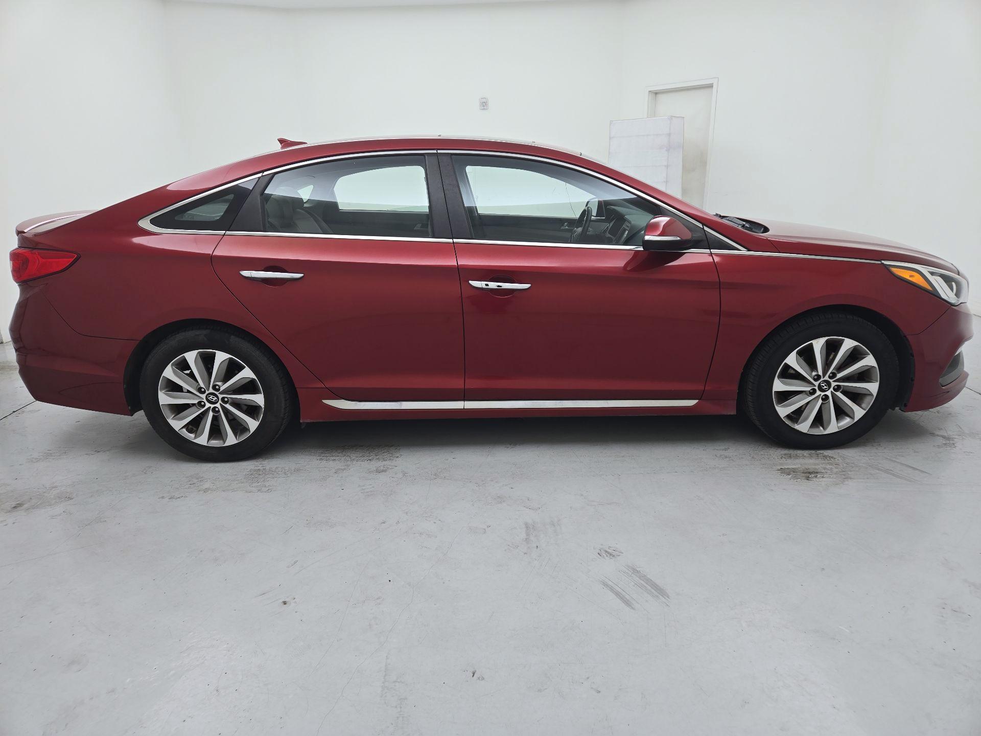 Thumbnail: 2016 Hyundai Sonata - 4