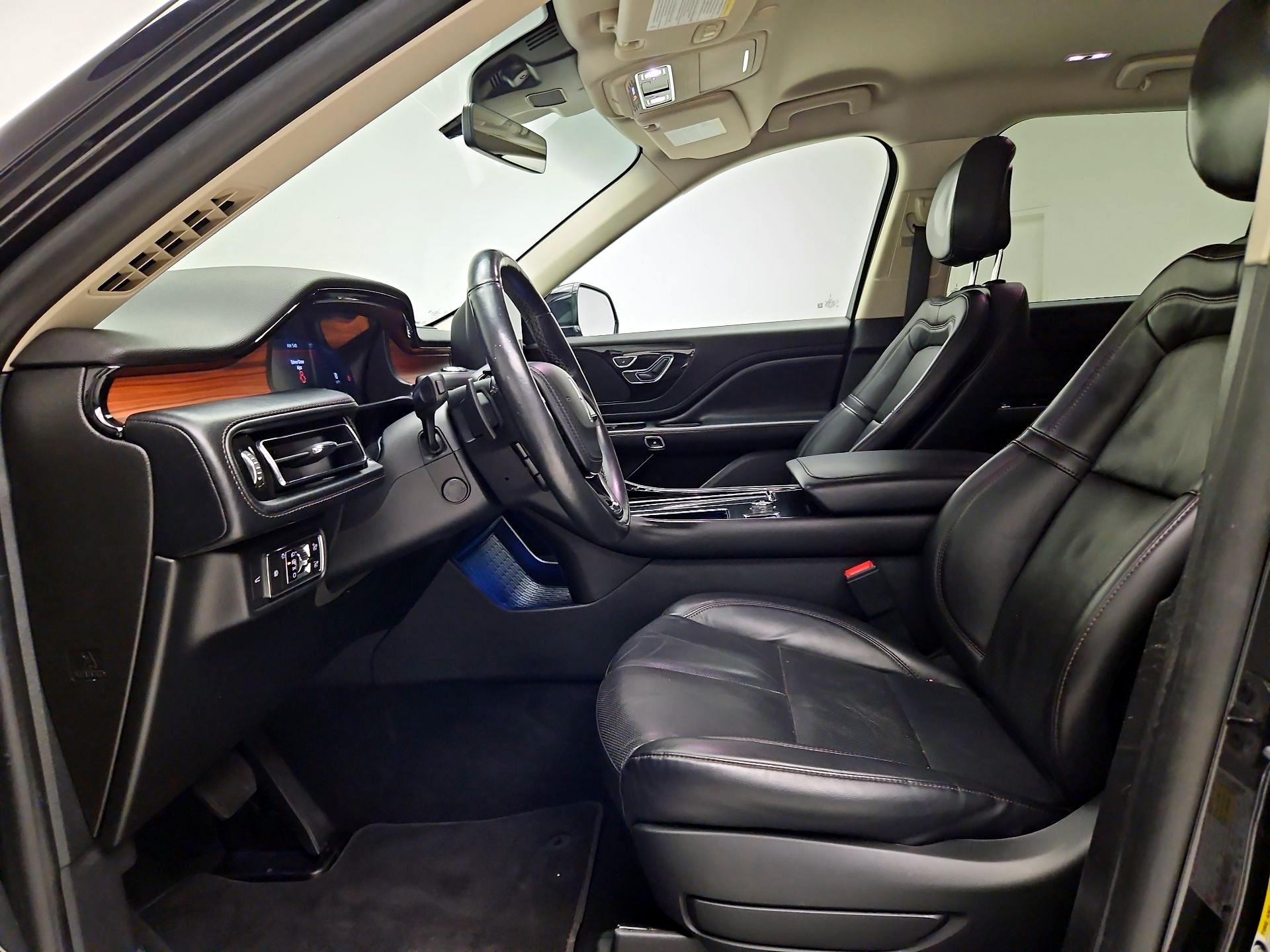 Thumbnail: 2020 Lincoln Aviator - 11