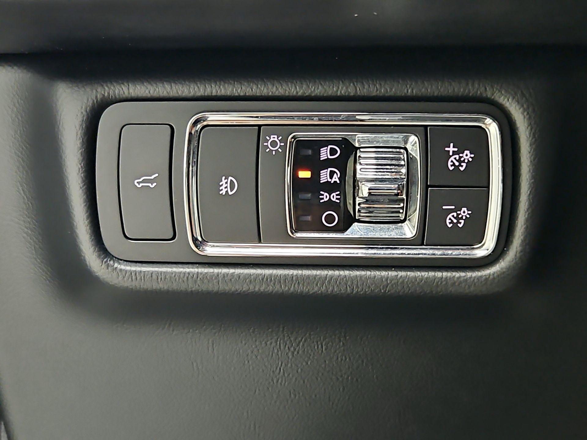 Thumbnail: 2020 Lincoln Aviator - 13