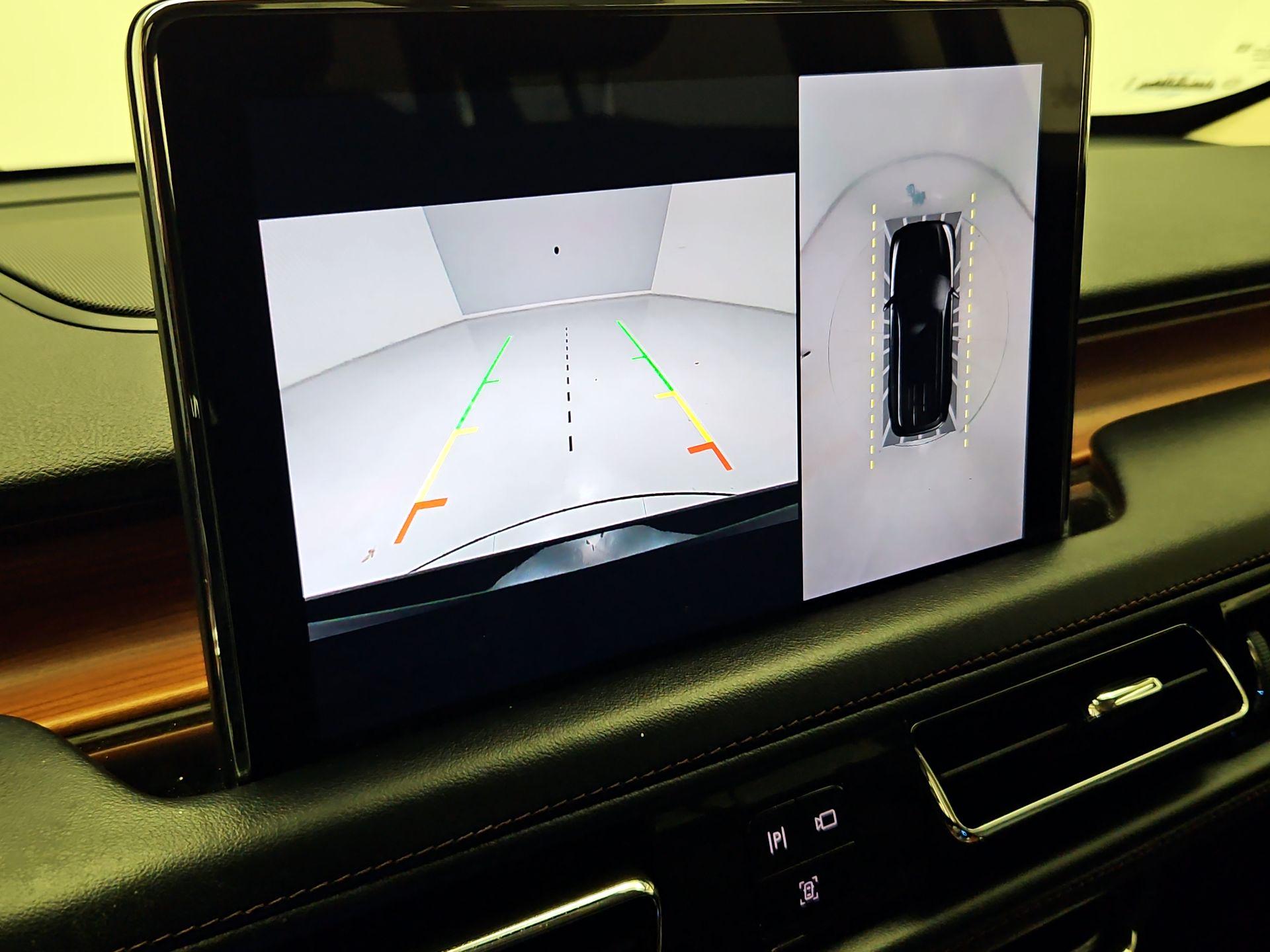 Thumbnail: 2020 Lincoln Aviator - 15