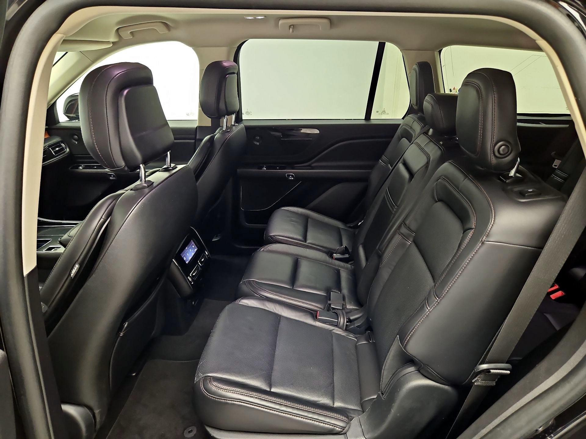 Thumbnail: 2020 Lincoln Aviator - 20